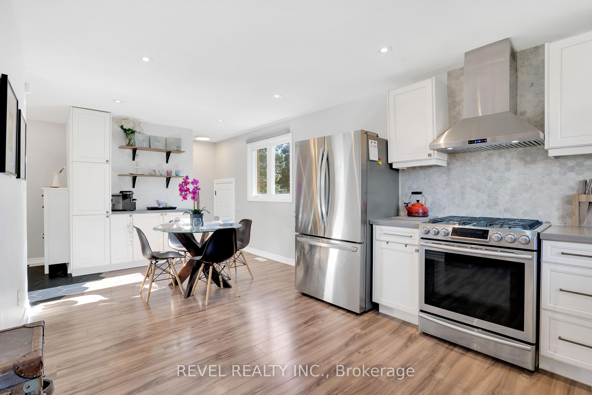 Photo 4 of 294 Henderson Street, Caledon, Bolton West — HOMEH