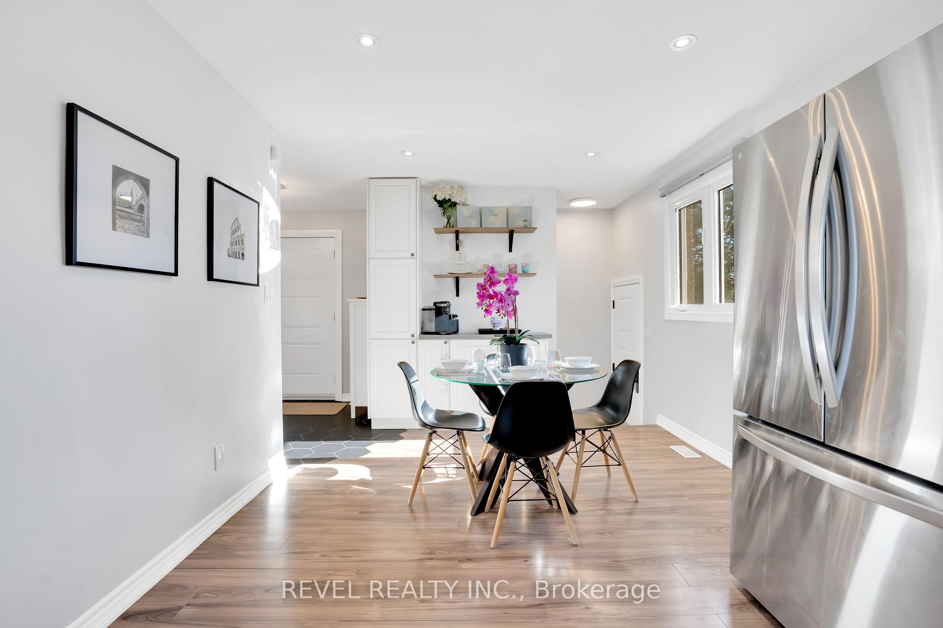 Photo 3 of 294 Henderson Street, Caledon, Bolton West — HOMEH