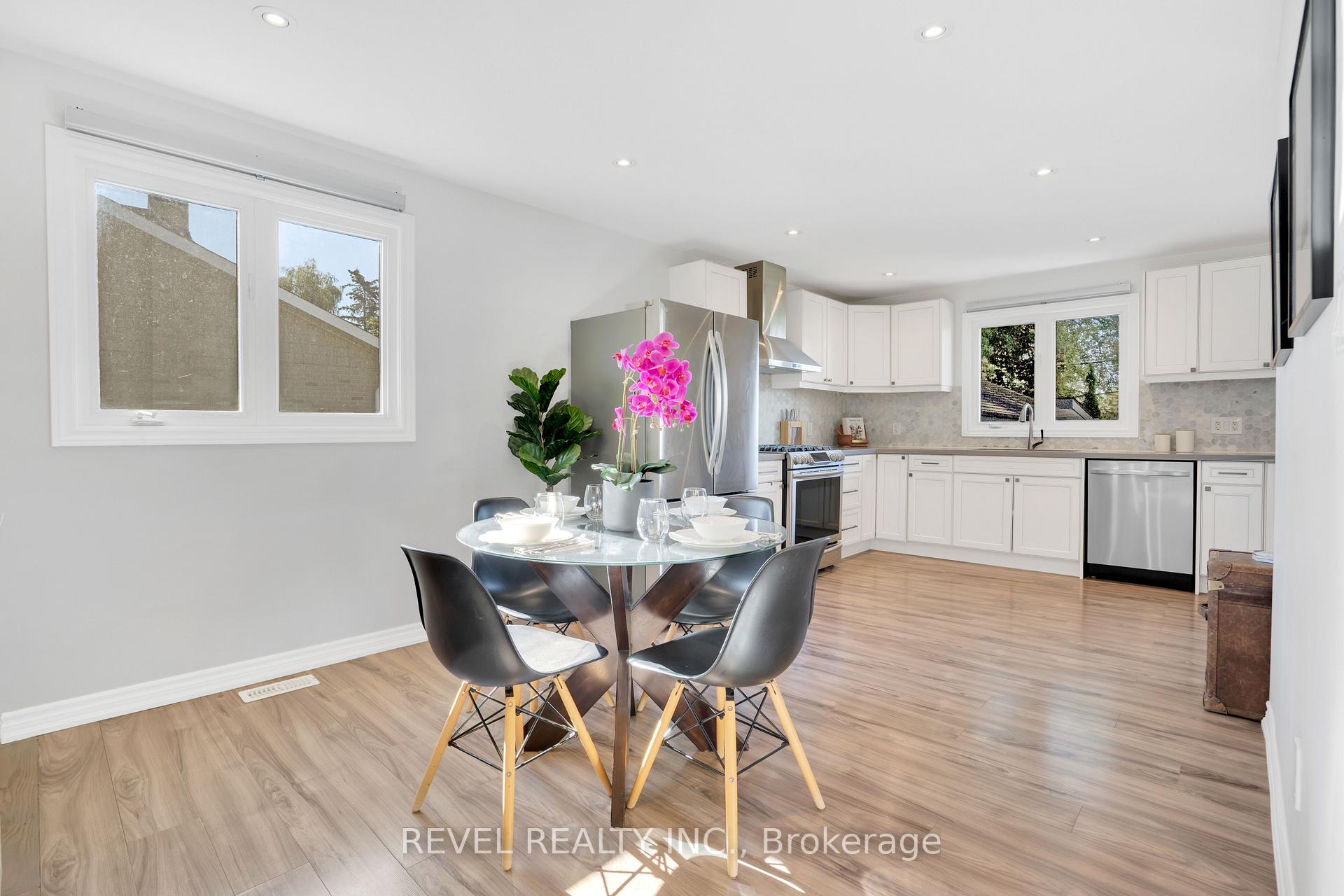 Photo 6 of 294 Henderson Street, Caledon, Bolton West — HOMEH