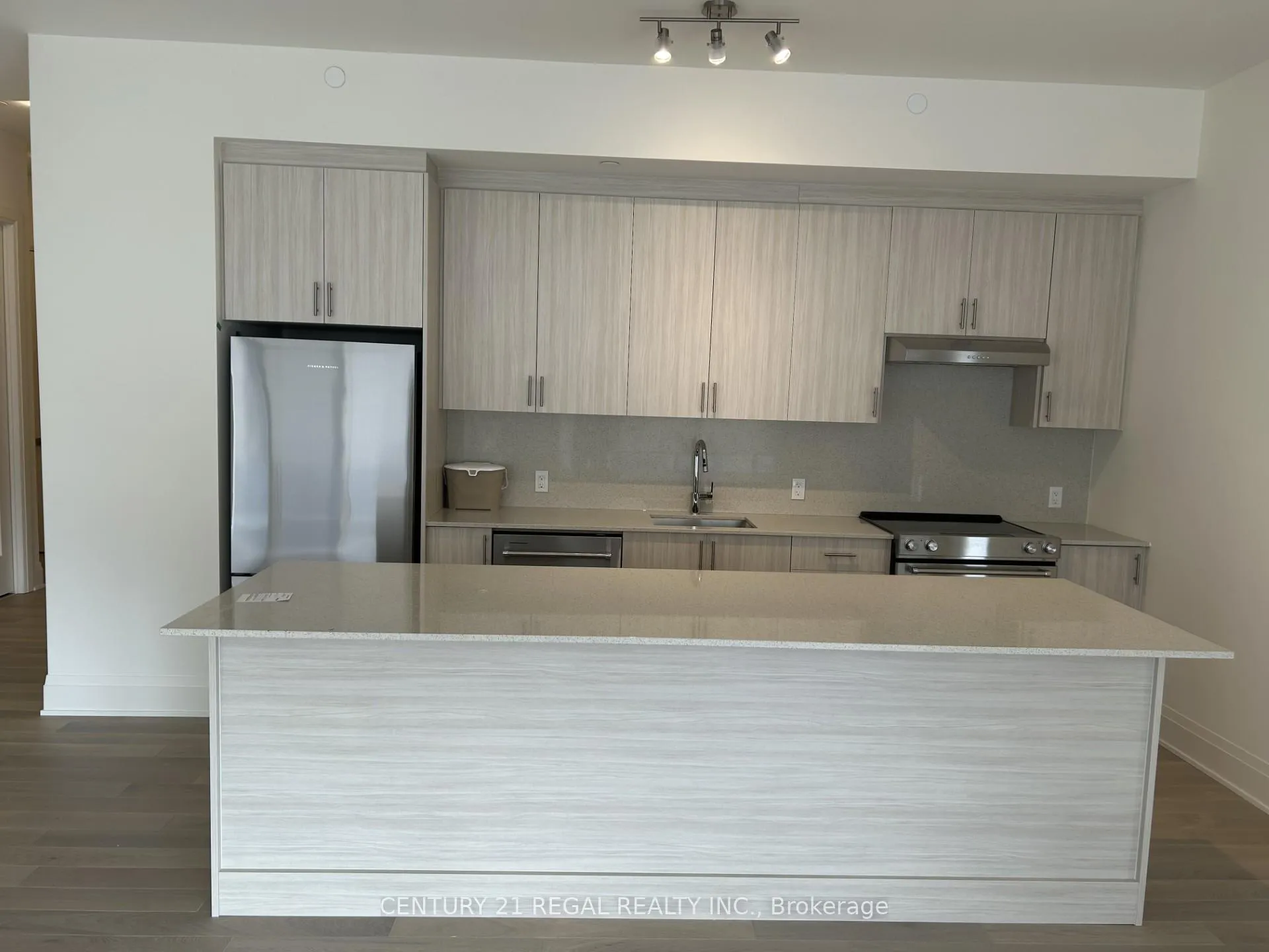 Photo 10 of Unit PH 101, 8960 Jane Street, Vaughan, Vellore Village — HOMEH
