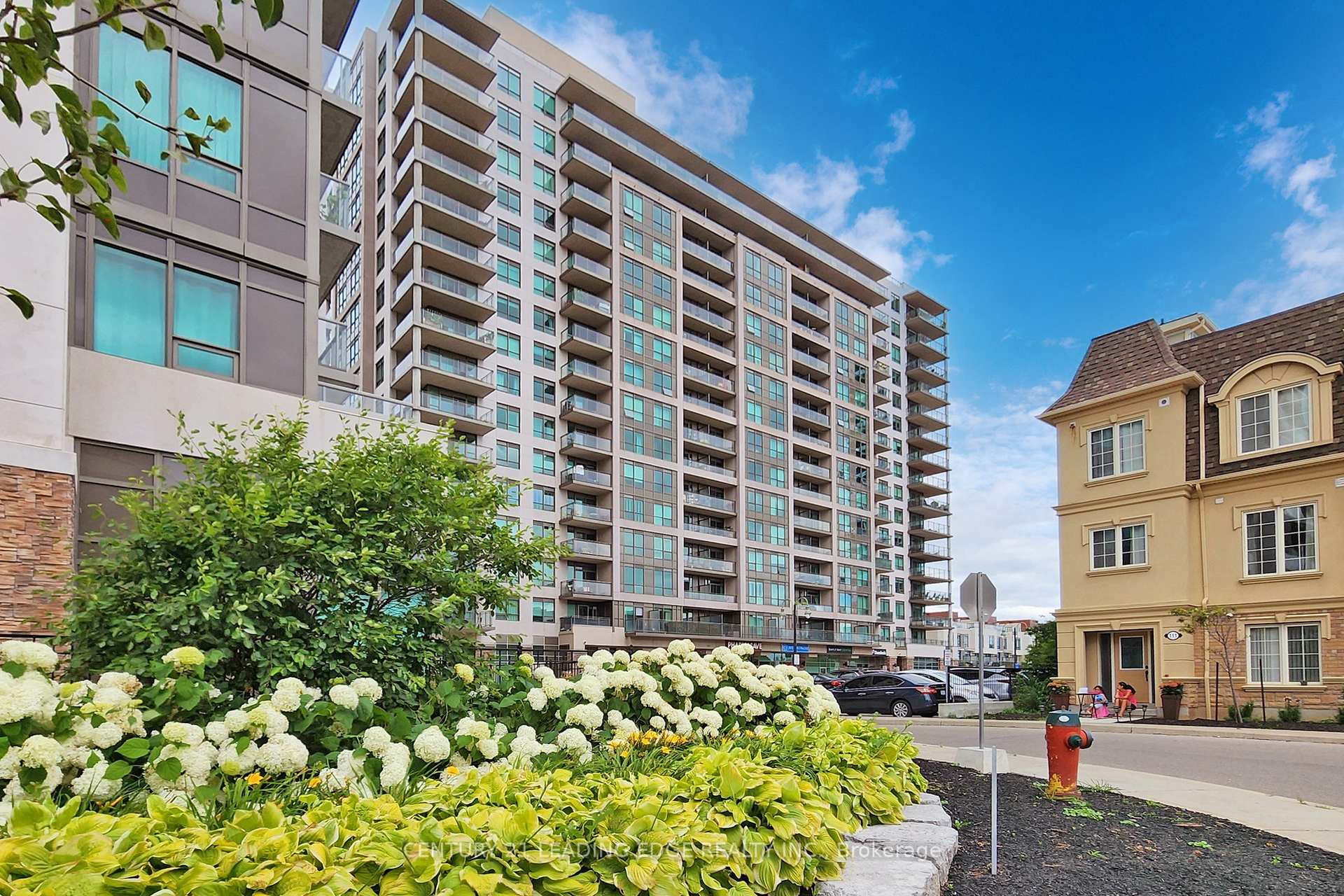 Photo 7 of Unit 901, 1235 Bayly Street, Pickering, Bay Ridges — HOMEH