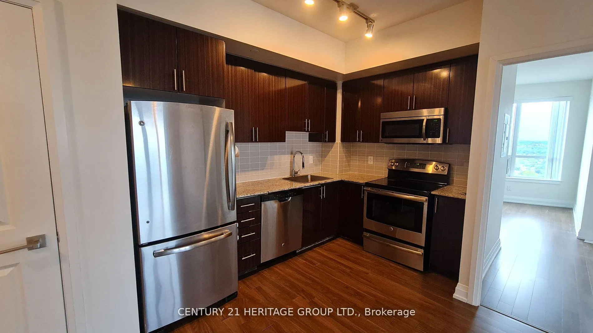 Photo 7 of Unit 1207, 7171 Yonge Street, Markham, Grandview — HOMEH
