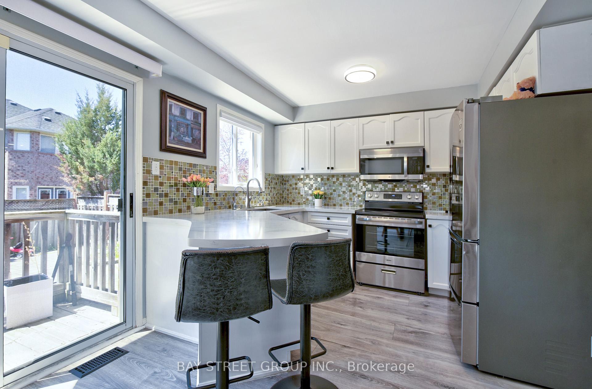 Photo 11 of 26 Rush Road, Aurora, Bayview Wellington — HOMEH