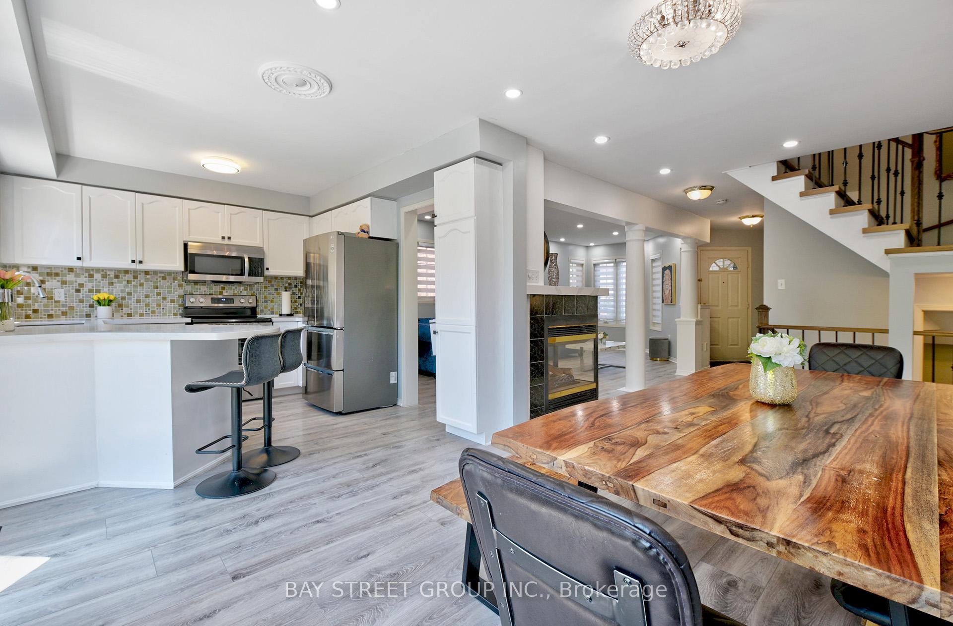 Photo 12 of 26 Rush Road, Aurora, Bayview Wellington — HOMEH