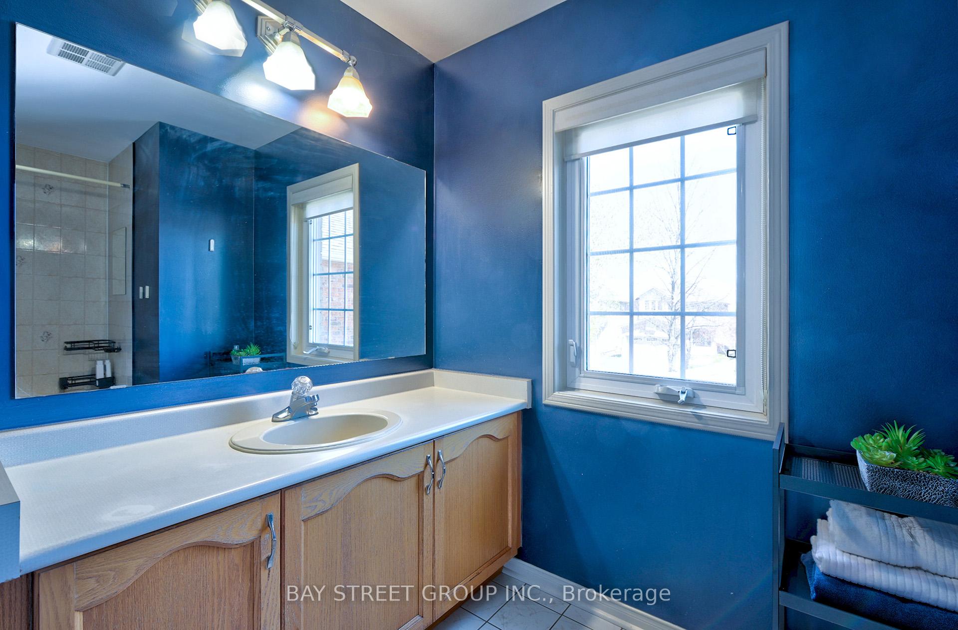 Photo 18 of 26 Rush Road, Aurora, Bayview Wellington — HOMEH
