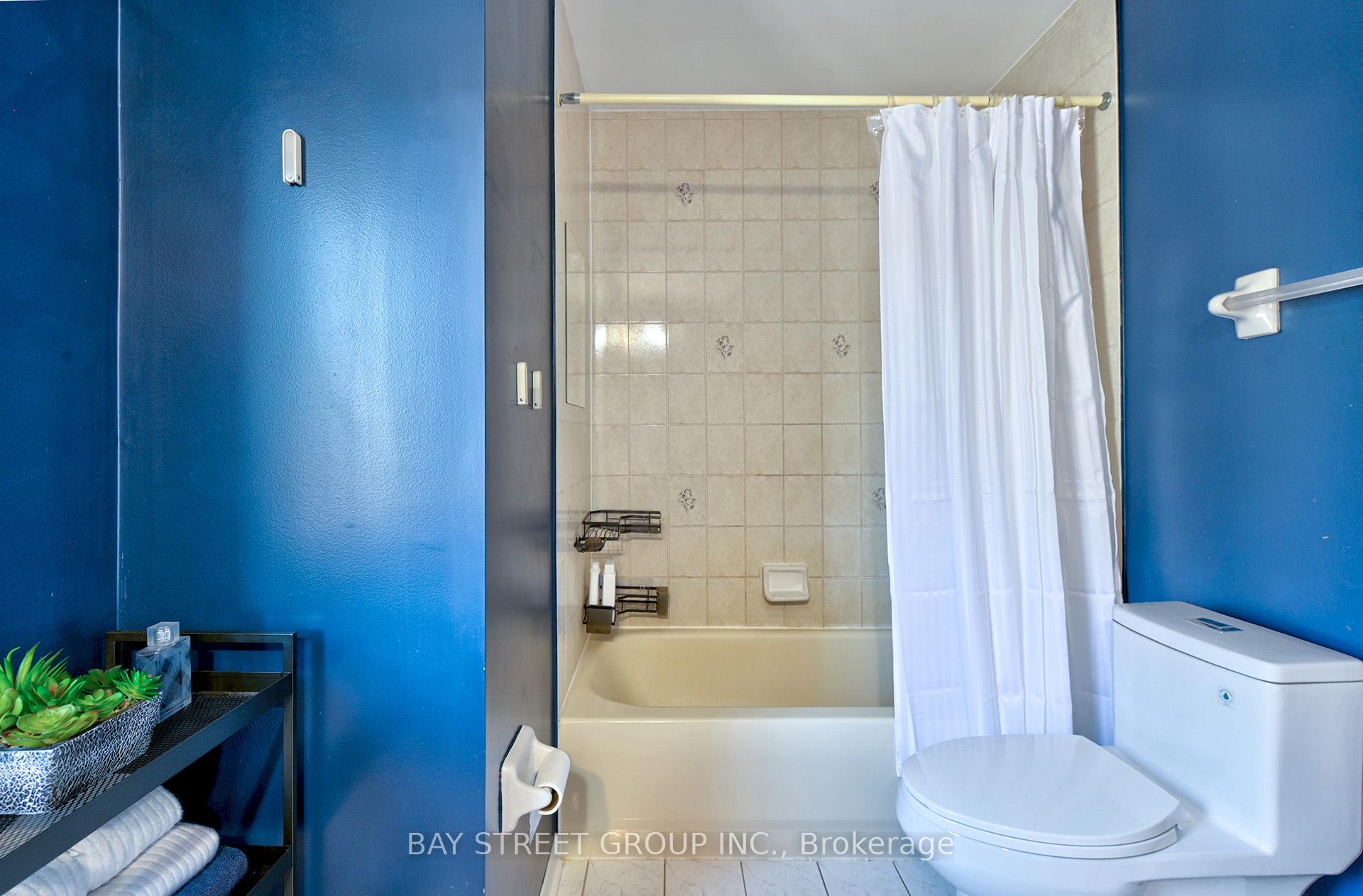 Photo 22 of 26 Rush Road, Aurora, Bayview Wellington — HOMEH