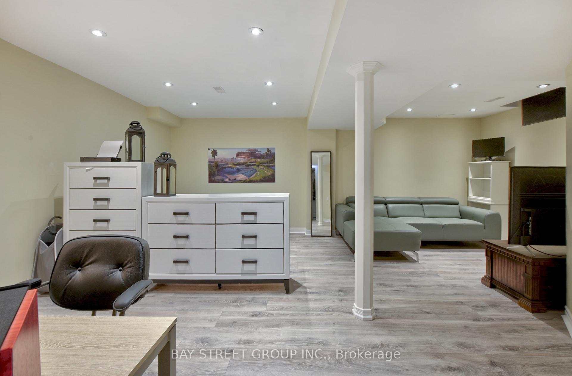 Photo 25 of 26 Rush Road, Aurora, Bayview Wellington — HOMEH