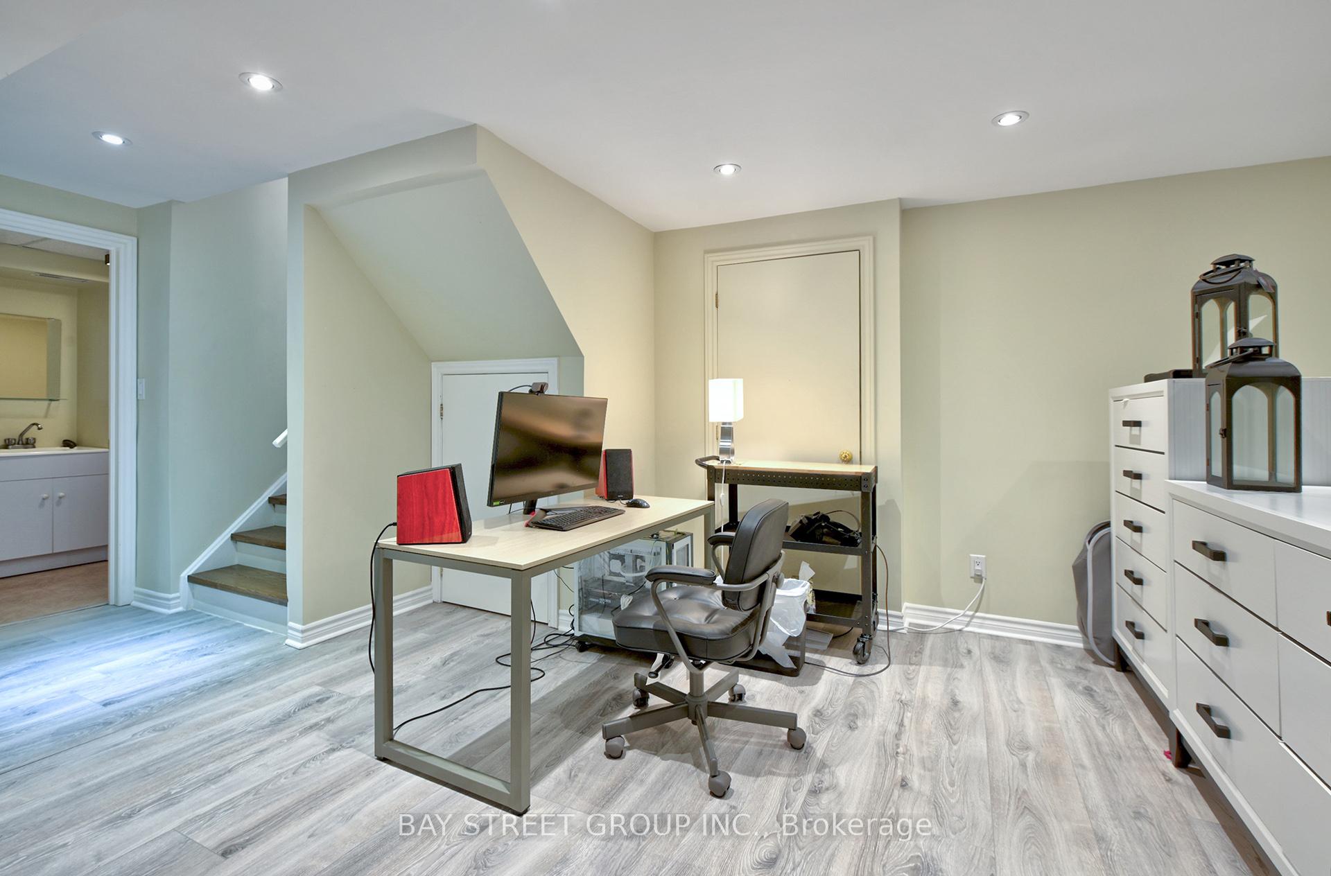 Photo 23 of 26 Rush Road, Aurora, Bayview Wellington — HOMEH