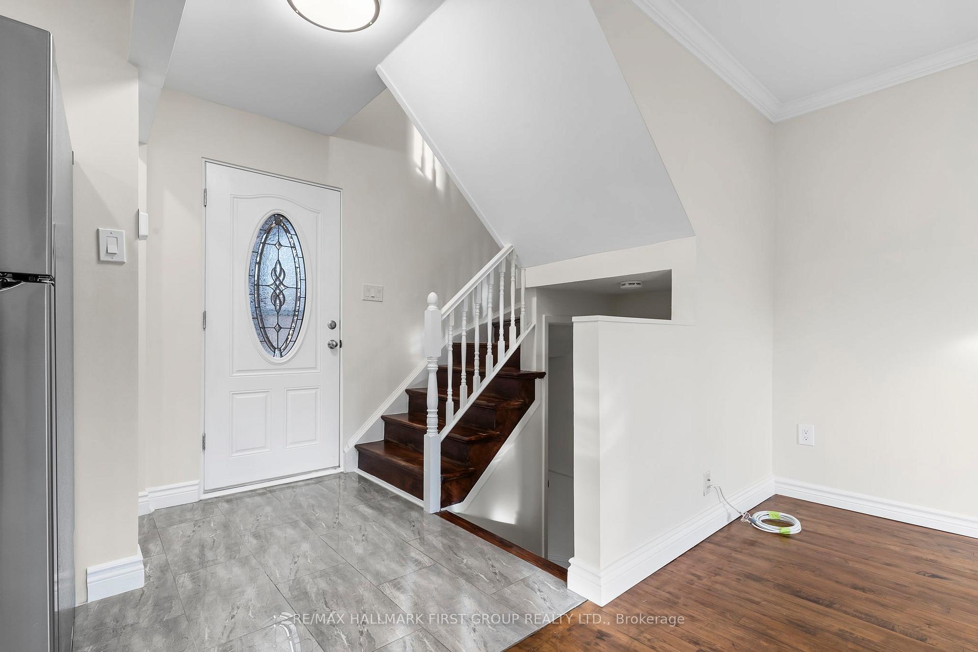 Photo 4 of 39 Stockbridge Crescent, Ajax, Central West — HOMEH