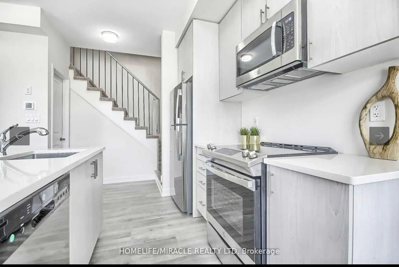 Photo 4 of Unit 214, 2550 Castlegate Crossing, Pickering, Duffin Heights — HOMEH