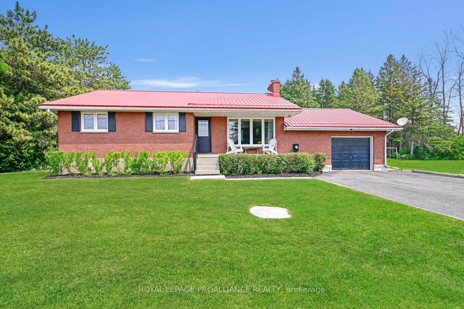 Photo 1 of 41 Elizabeth Street, Edwardsburgh/Cardinal, Edwardsburgh/Cardinal Twp — HOMEH