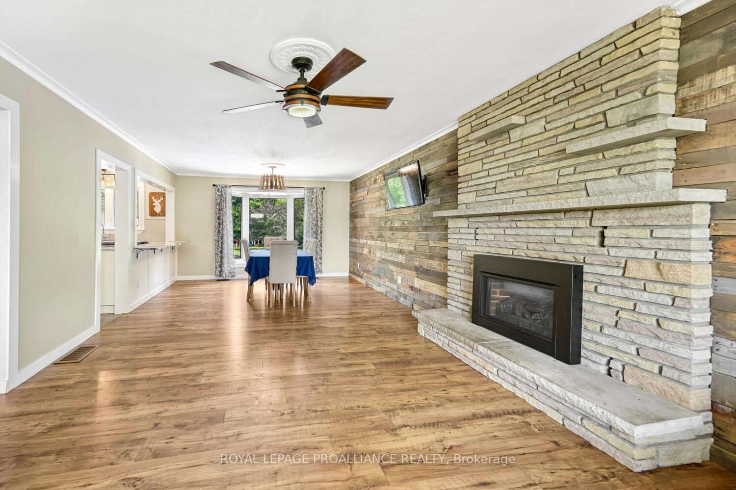 Photo 2 of 41 Elizabeth Street, Edwardsburgh/Cardinal, Edwardsburgh/Cardinal Twp — HOMEH