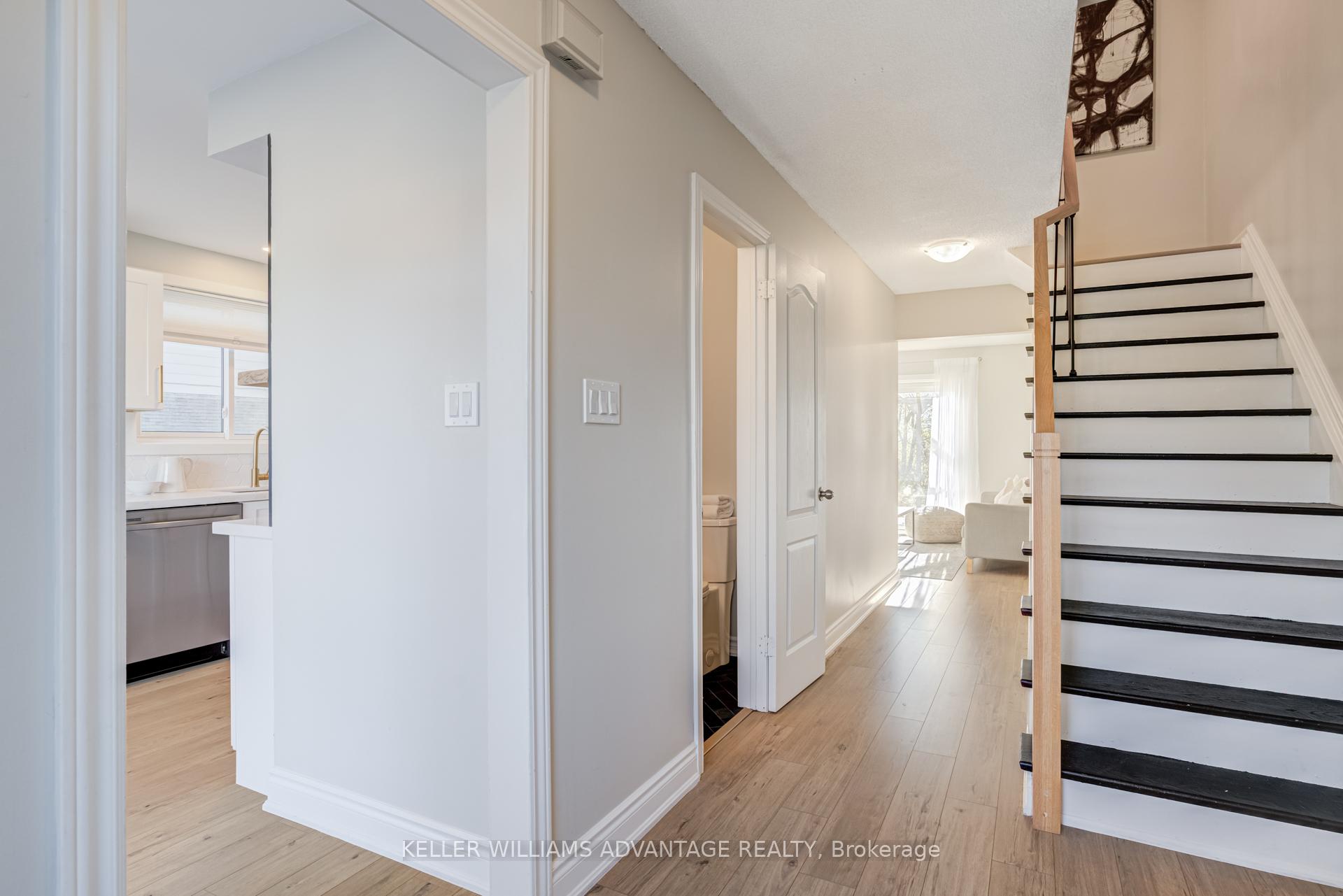 Photo 2 of 17 Loscombe Drive, Clarington, Bowmanville — HOMEH