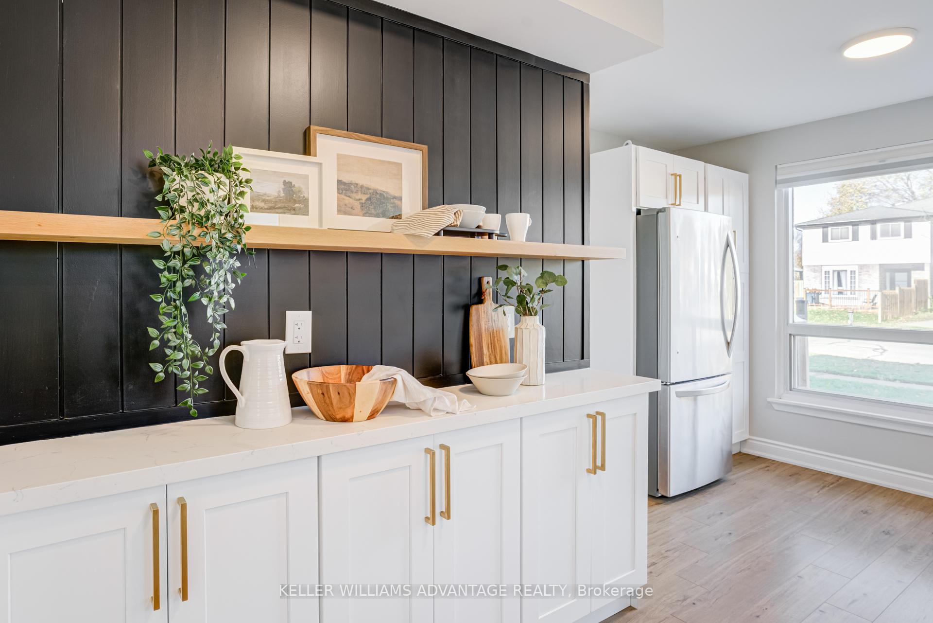 Photo 3 of 17 Loscombe Drive, Clarington, Bowmanville — HOMEH
