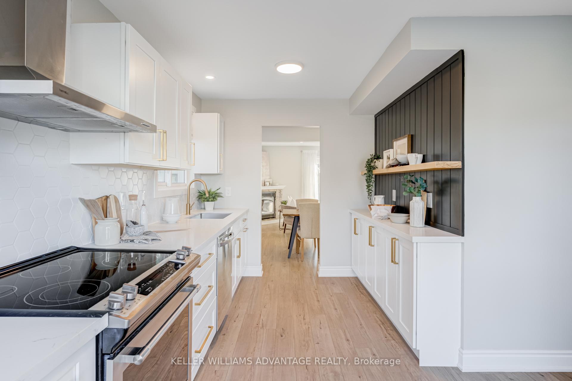 Photo 4 of 17 Loscombe Drive, Clarington, Bowmanville — HOMEH