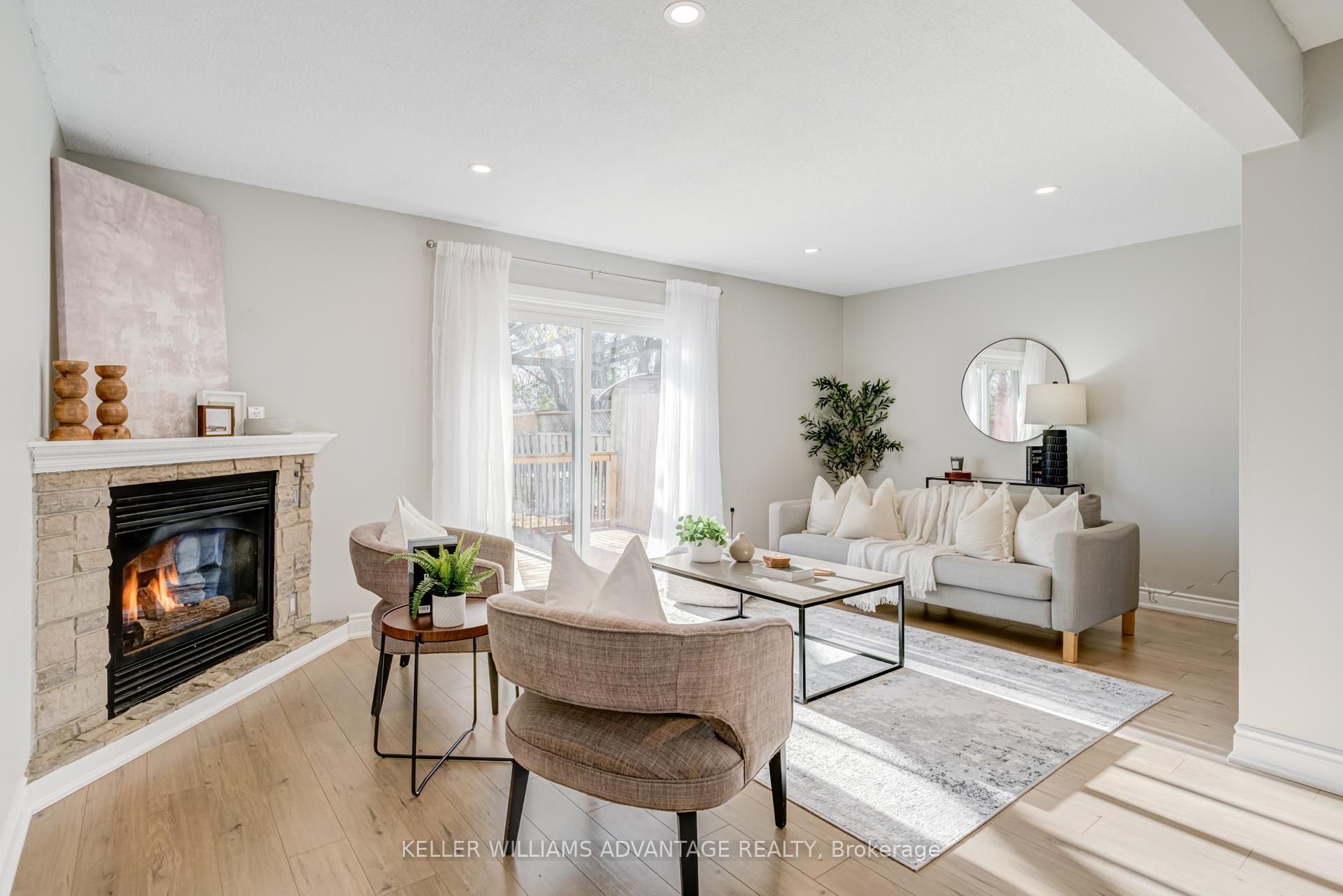 Photo 5 of 17 Loscombe Drive, Clarington, Bowmanville — HOMEH