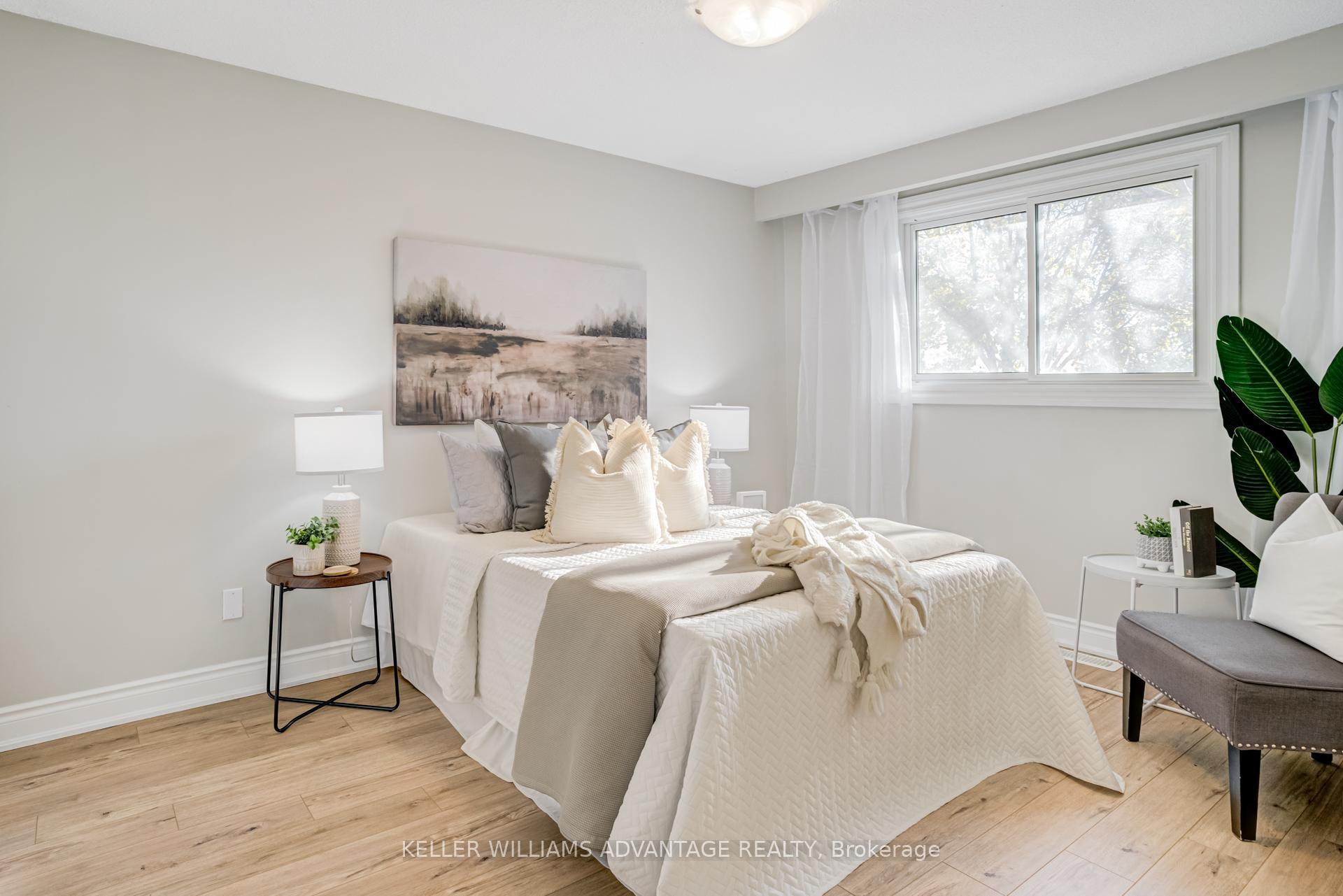 Photo 15 of 17 Loscombe Drive, Clarington, Bowmanville — HOMEH