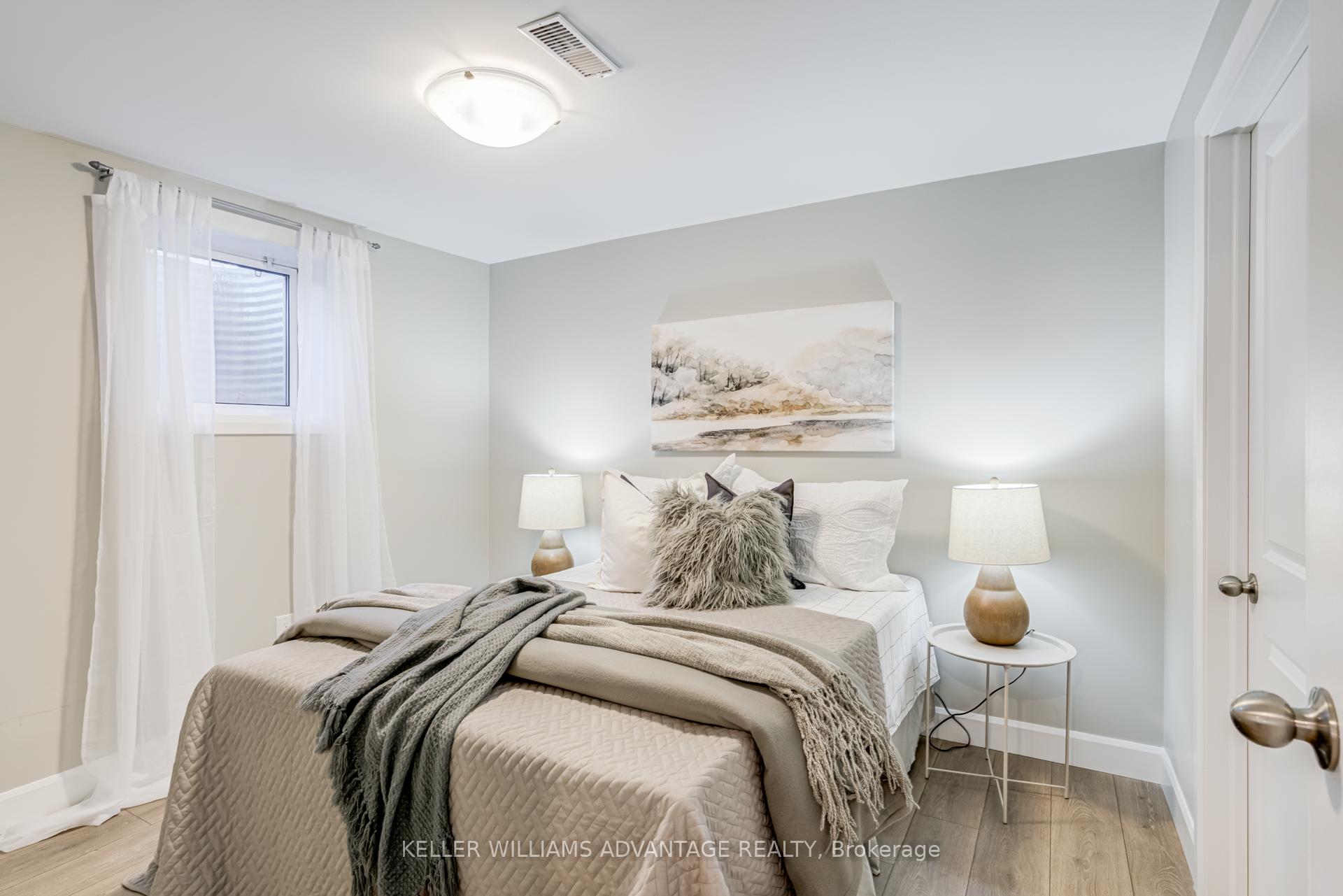 Photo 24 of 17 Loscombe Drive, Clarington, Bowmanville — HOMEH