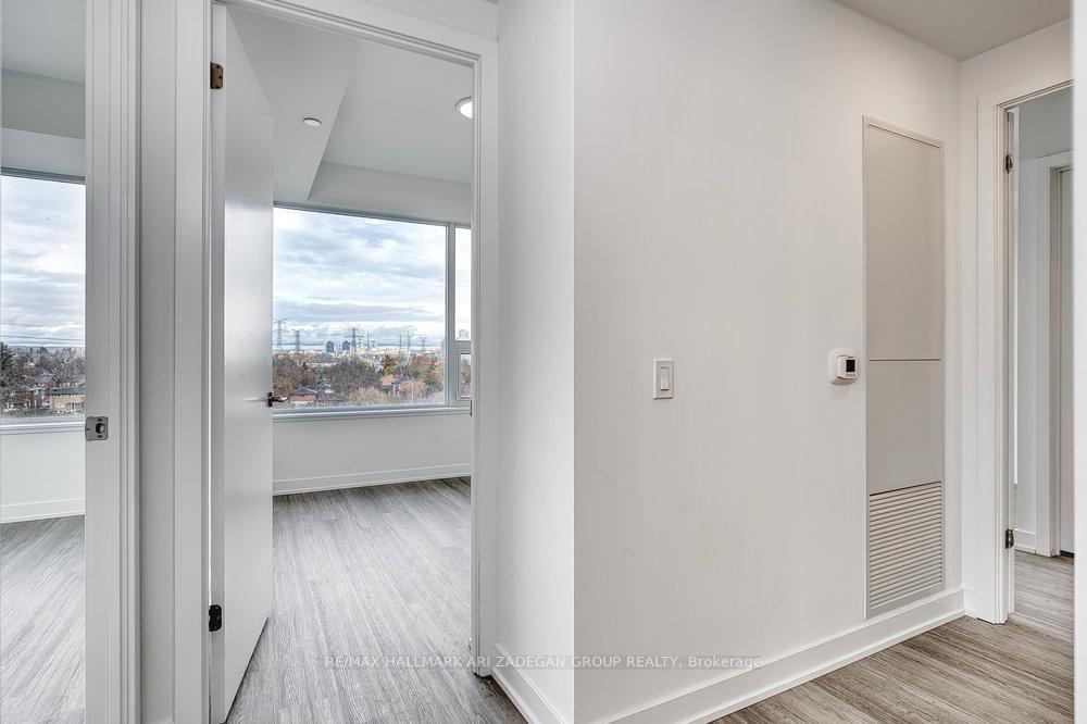 Photo 5 of Unit 805, 8188 Yonge Street, Vaughan, Uplands — HOMEH