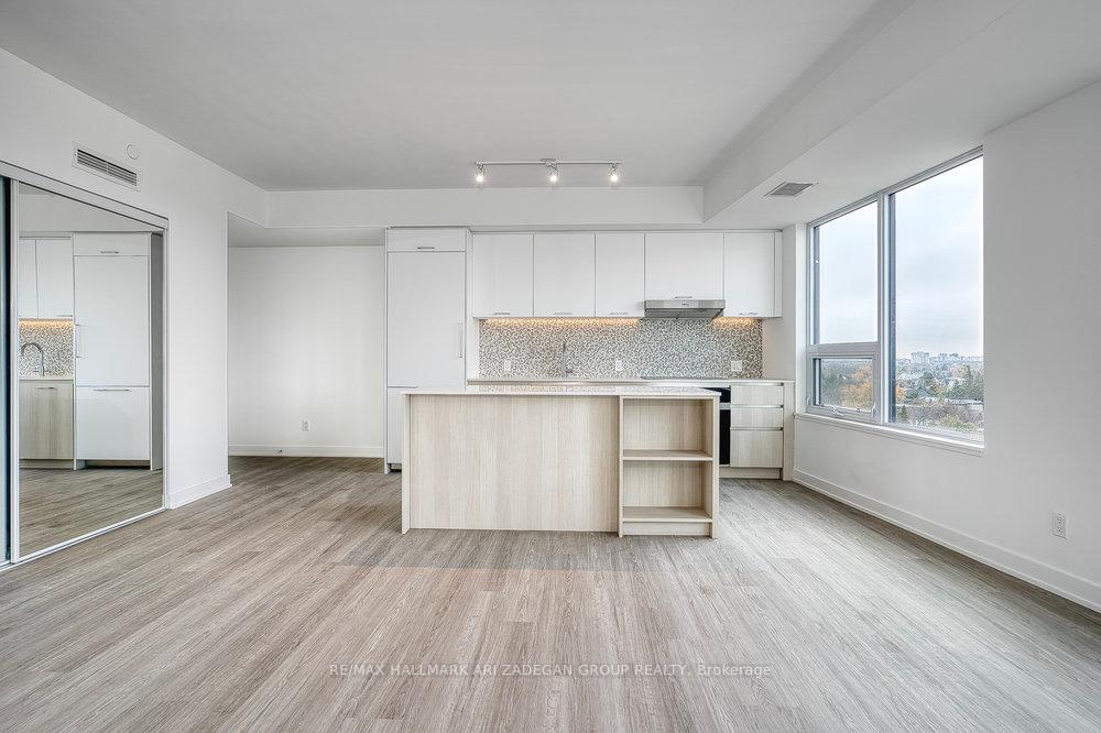 Photo 7 of Unit 805, 8188 Yonge Street, Vaughan, Uplands — HOMEH
