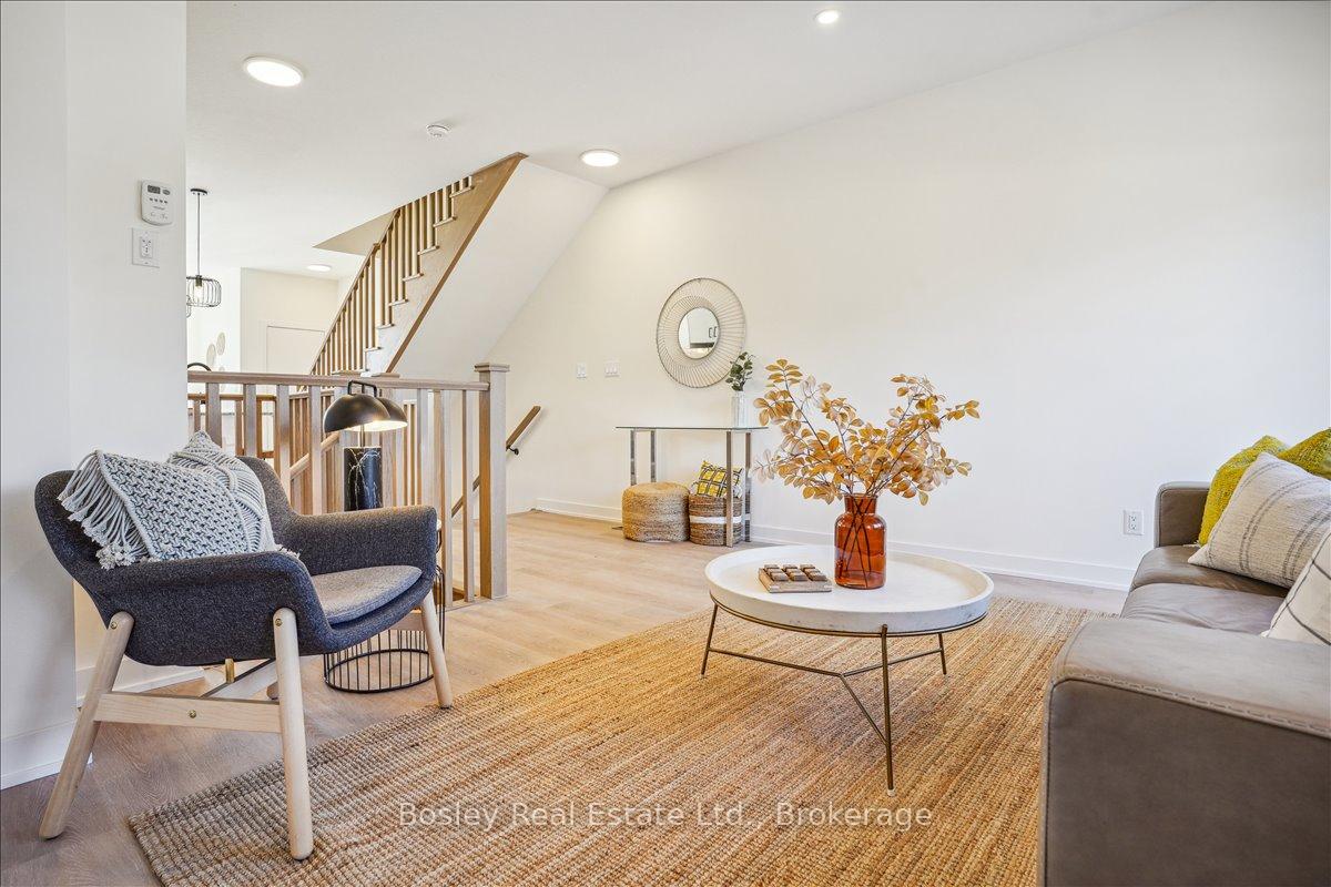 Photo 8 of 60 Winters Crescent, Collingwood — HOMEH