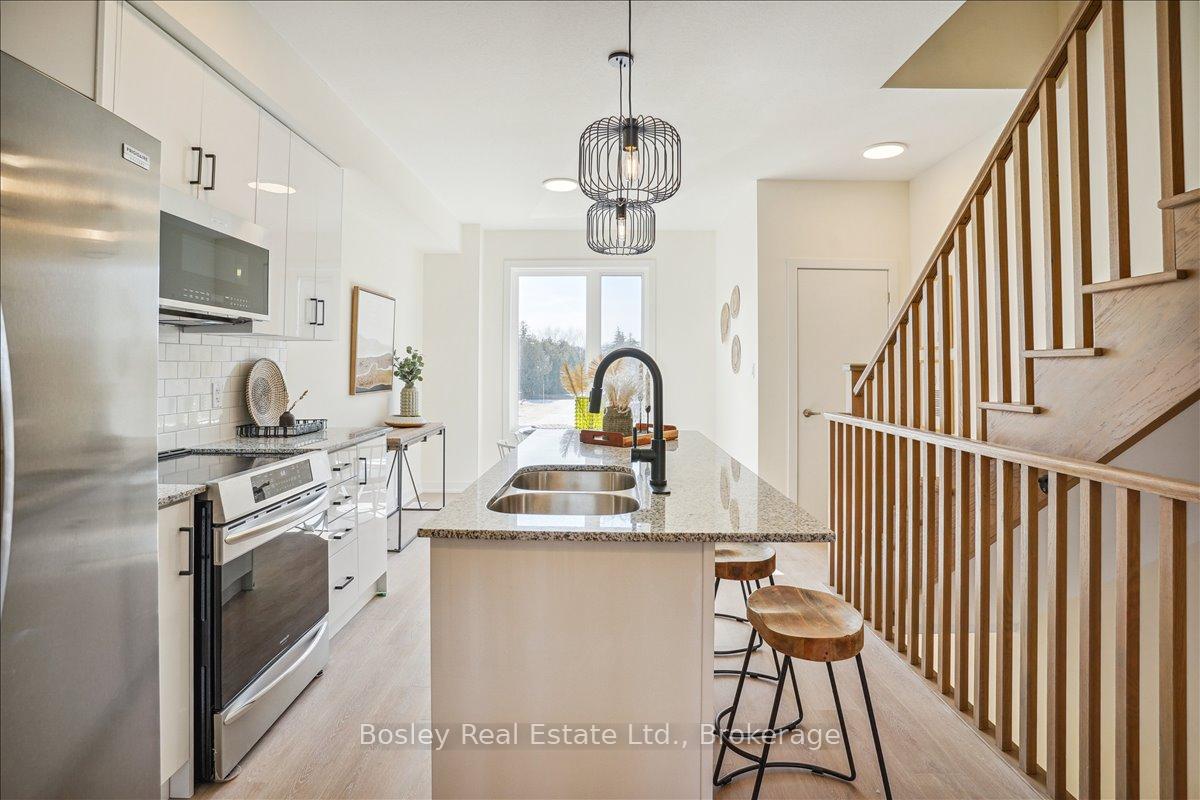 Photo 10 of 60 Winters Crescent, Collingwood — HOMEH