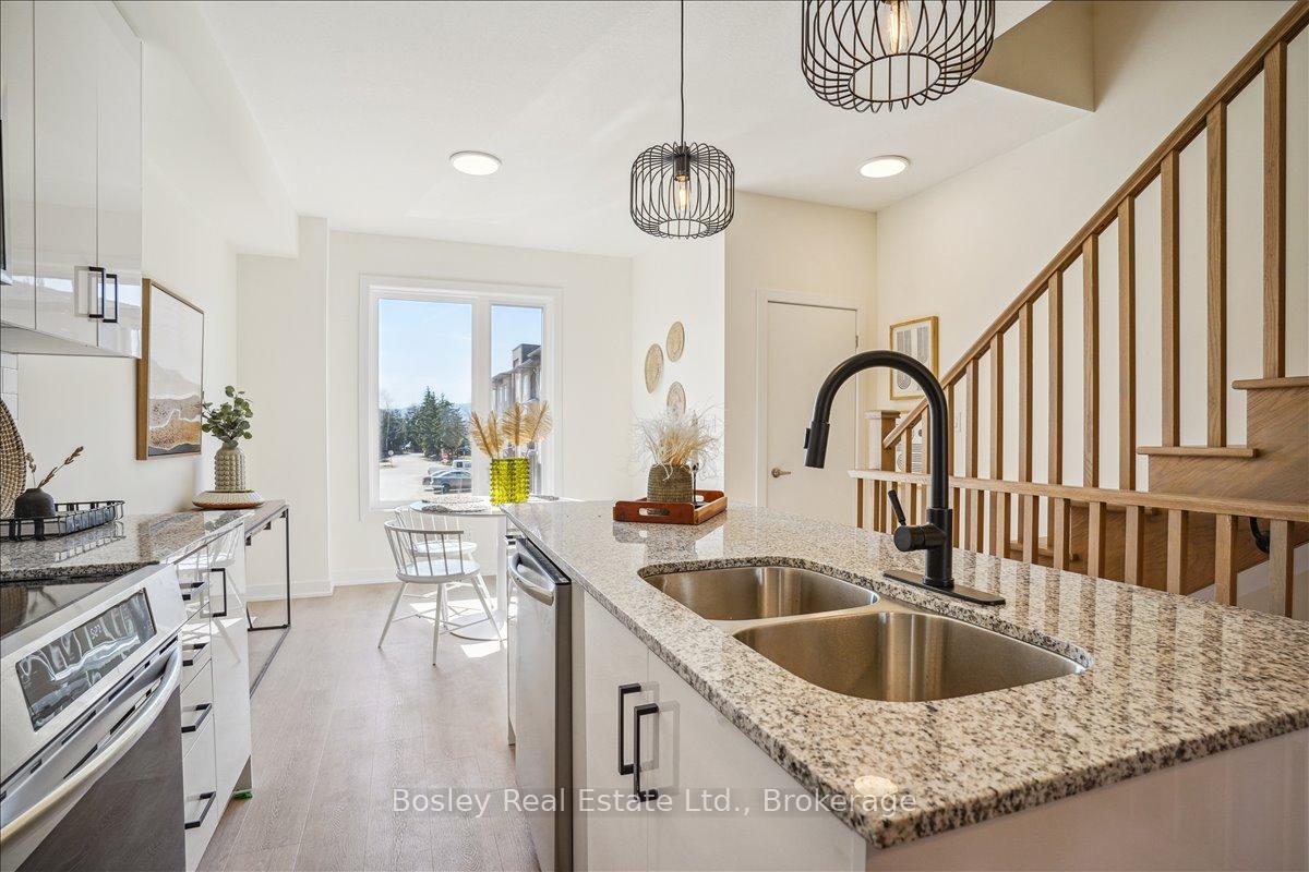 Photo 12 of 60 Winters Crescent, Collingwood — HOMEH