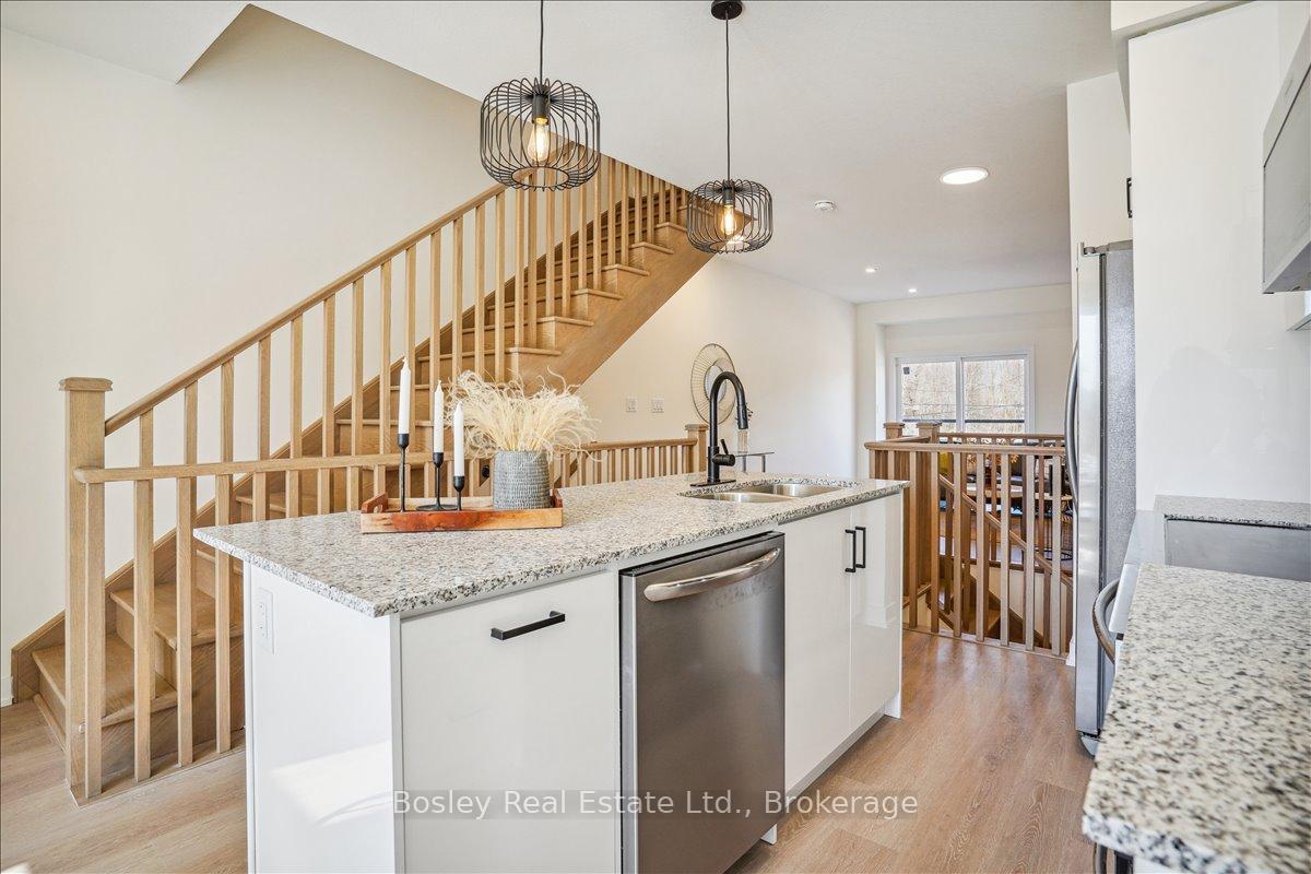 Photo 14 of 60 Winters Crescent, Collingwood — HOMEH