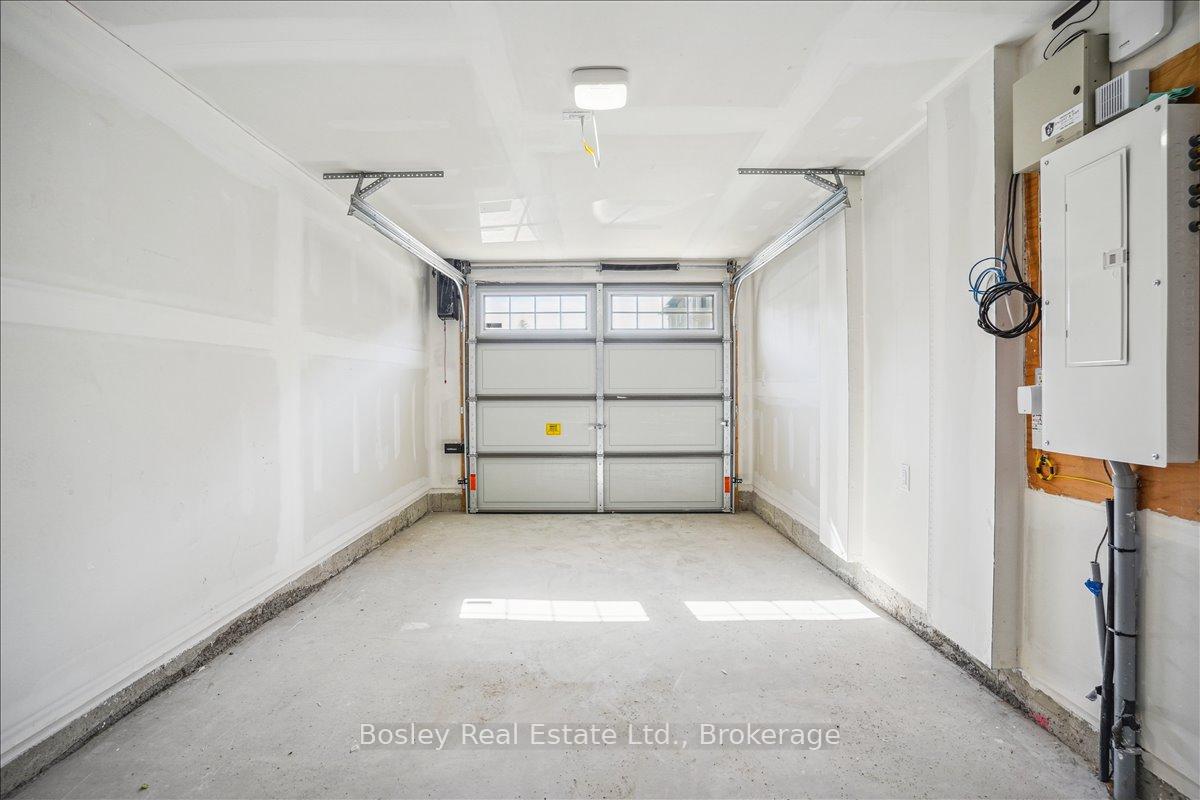 Photo 40 of 60 Winters Crescent, Collingwood — HOMEH