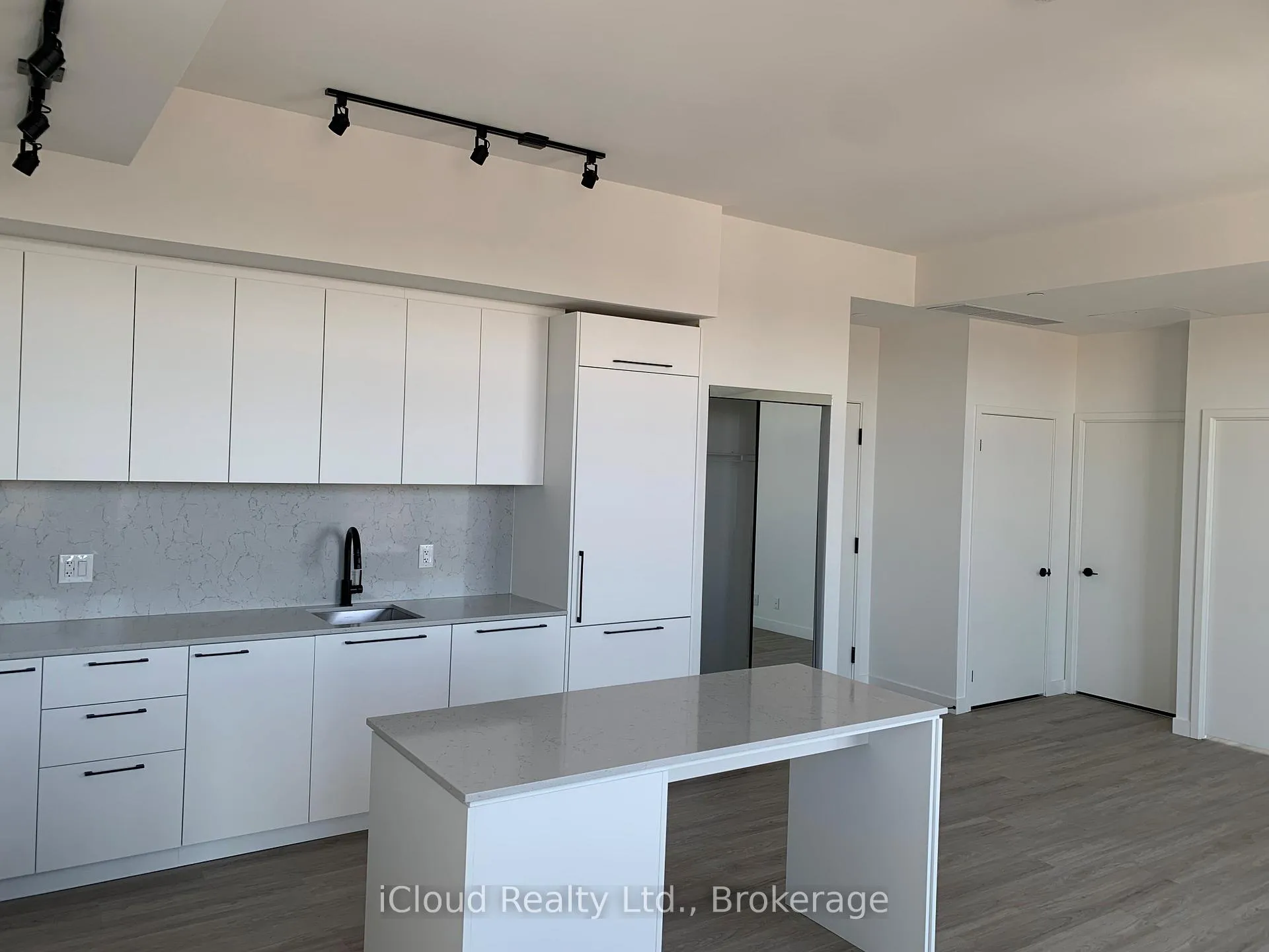 Photo 2 of Unit 1603, 1050 Eastern Avenue, Toronto, Greenwood-Coxwell — HOMEH