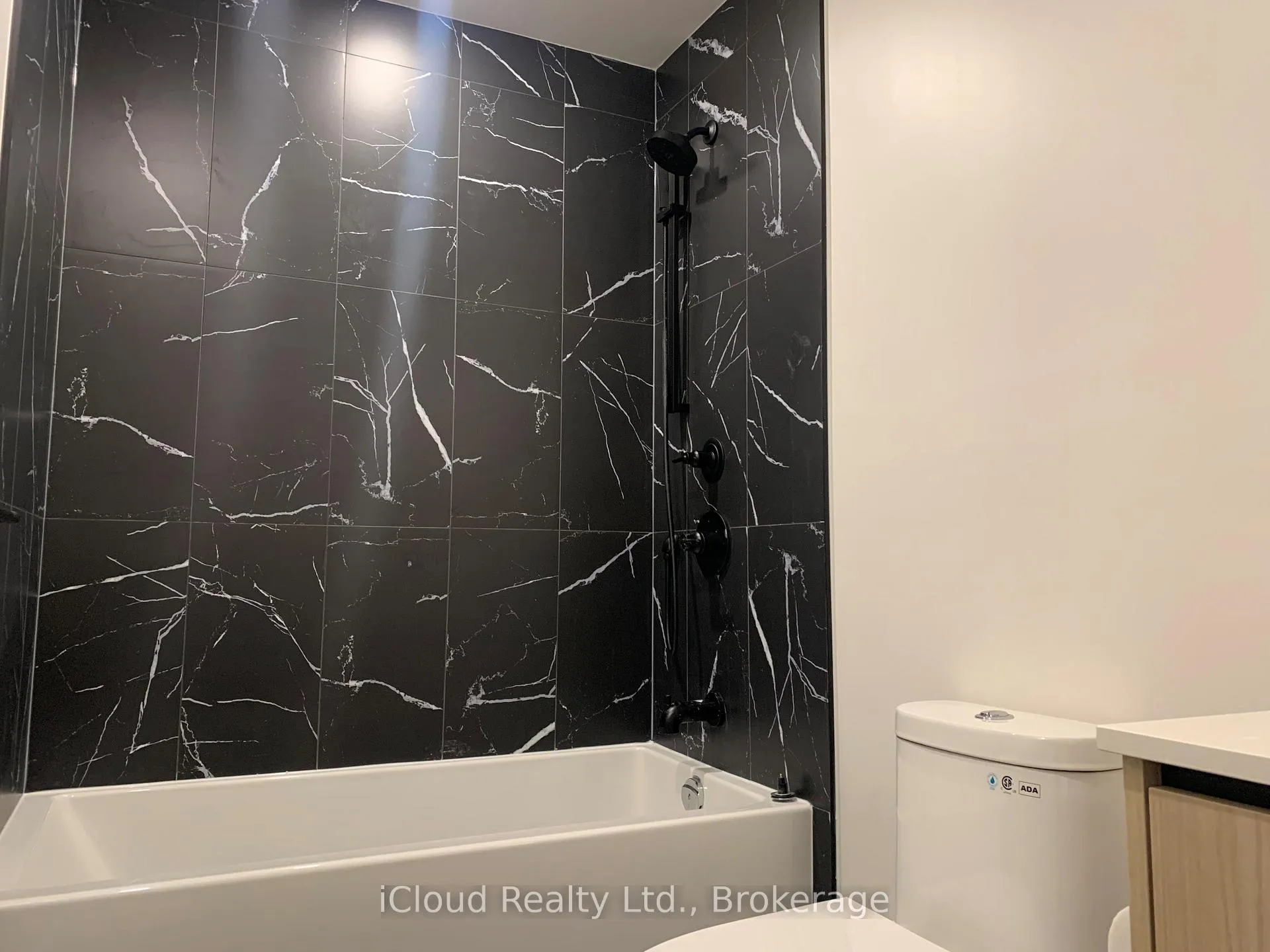 Photo 5 of Unit 1603, 1050 Eastern Avenue, Toronto, Greenwood-Coxwell — HOMEH