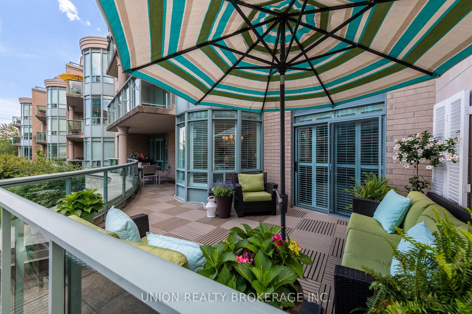 Photo 1 of Unit 225, 9 Boardwalk Drive, Toronto, The Beaches — HOMEH
