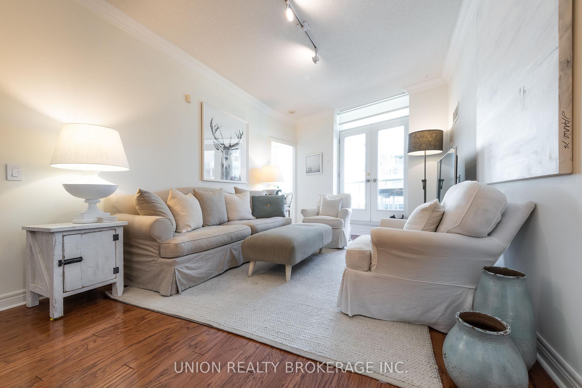Photo 6 of Unit 225, 9 Boardwalk Drive, Toronto, The Beaches — HOMEH