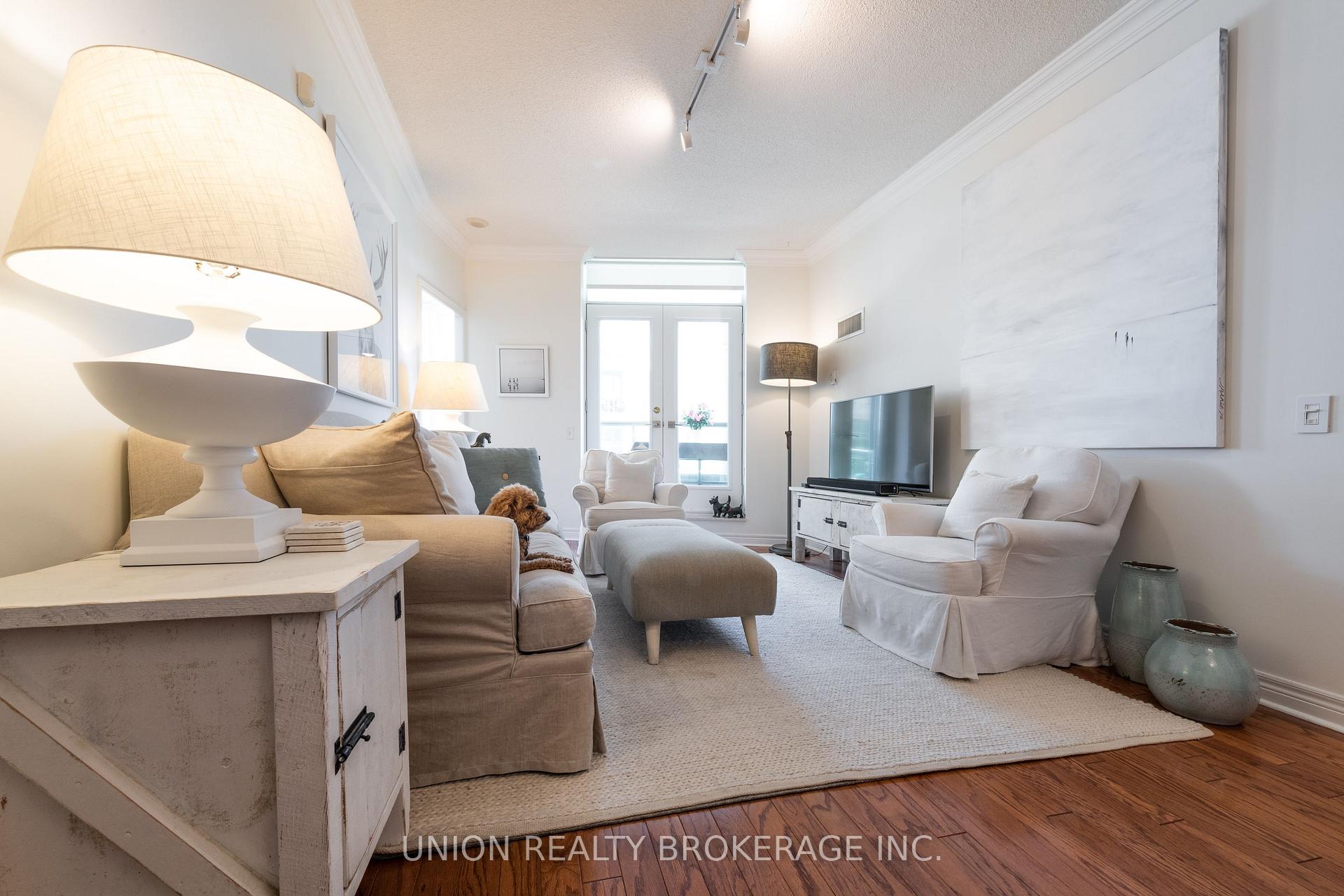 Photo 7 of Unit 225, 9 Boardwalk Drive, Toronto, The Beaches — HOMEH