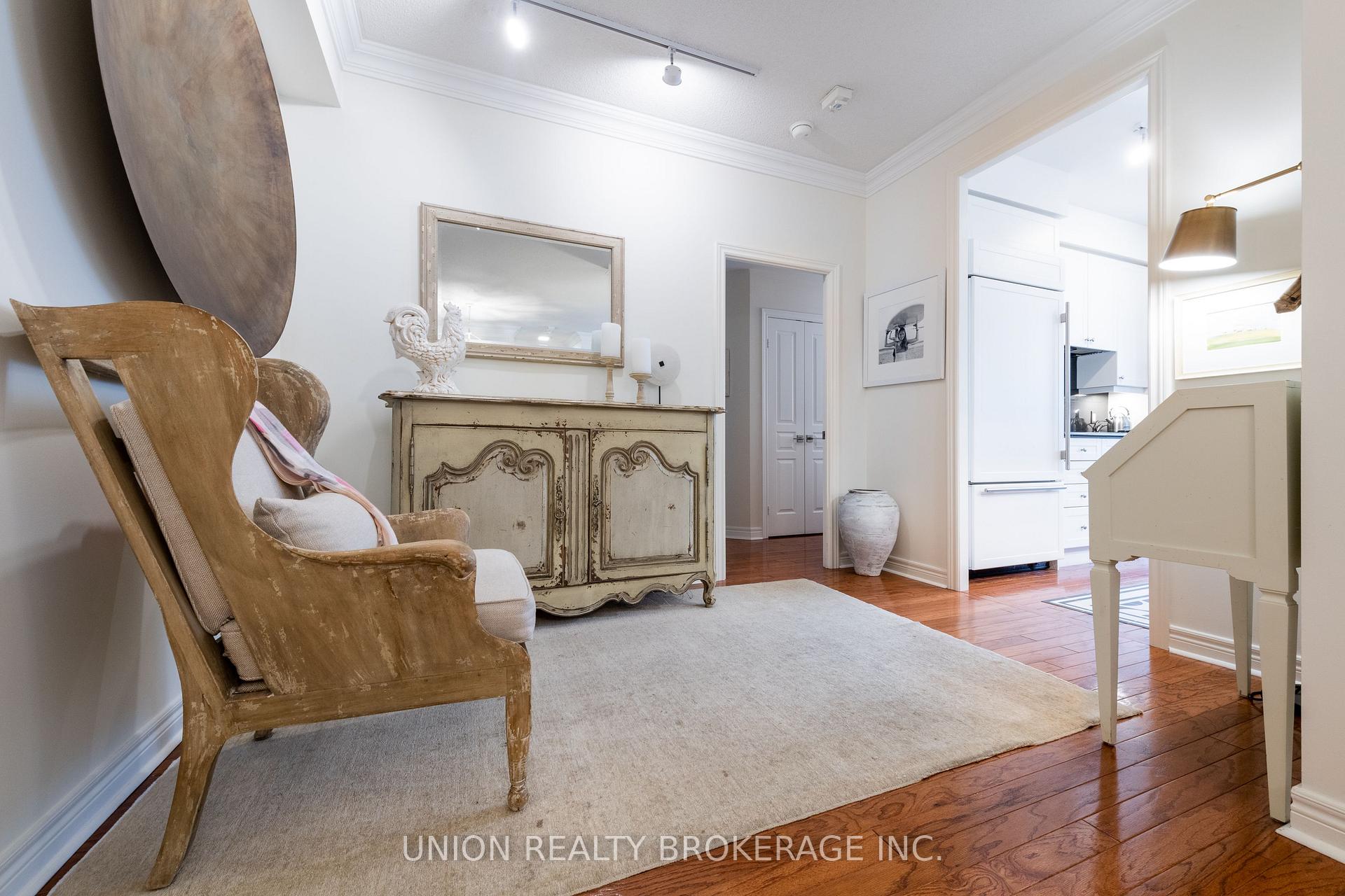 Photo 9 of Unit 225, 9 Boardwalk Drive, Toronto, The Beaches — HOMEH