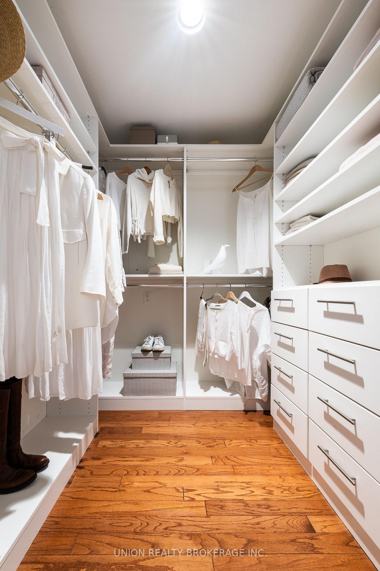 Photo 14 of Unit 225, 9 Boardwalk Drive, Toronto, The Beaches — HOMEH