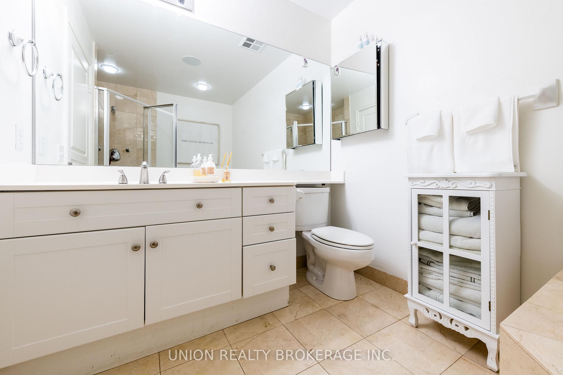 Photo 15 of Unit 225, 9 Boardwalk Drive, Toronto, The Beaches — HOMEH