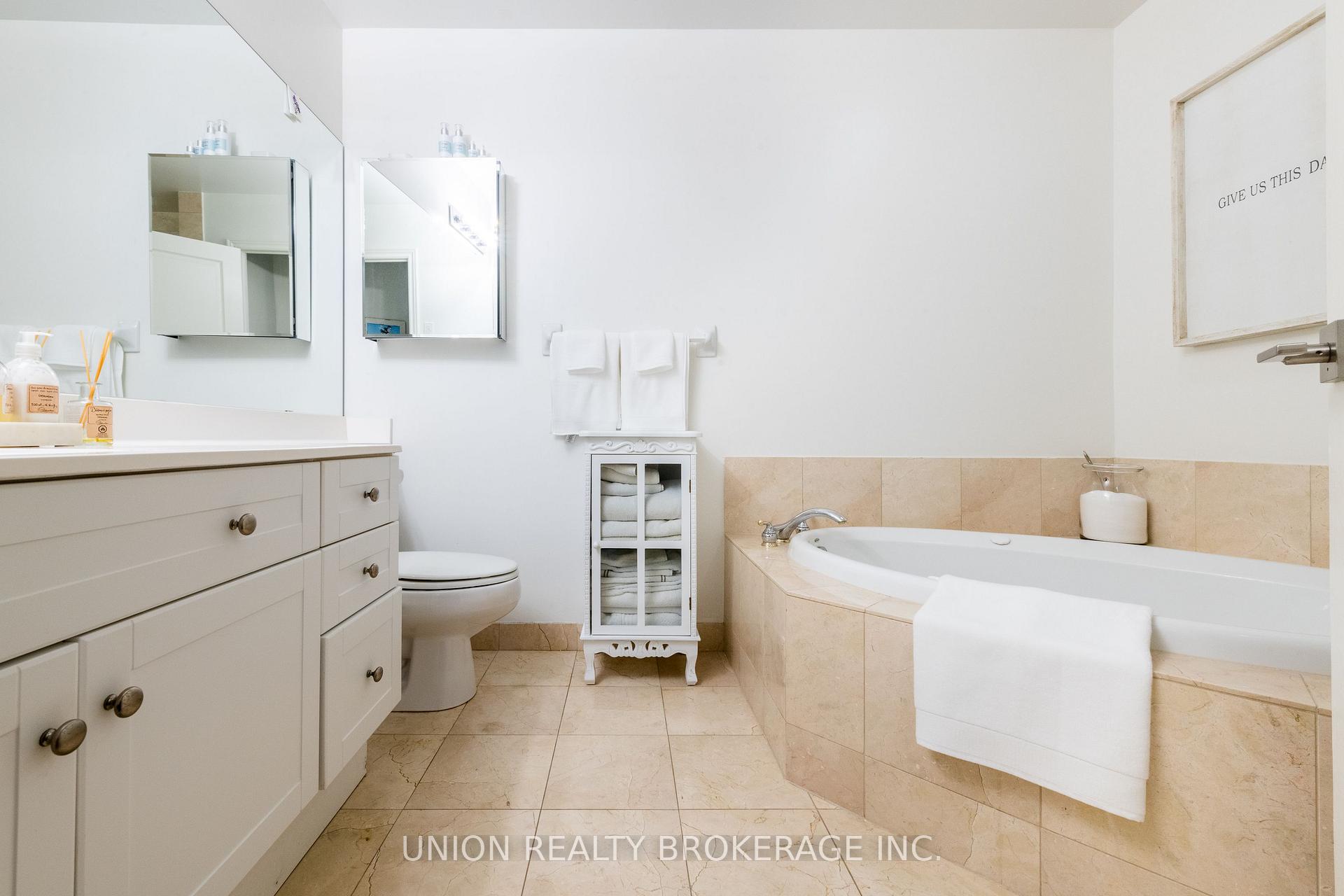 Photo 16 of Unit 225, 9 Boardwalk Drive, Toronto, The Beaches — HOMEH