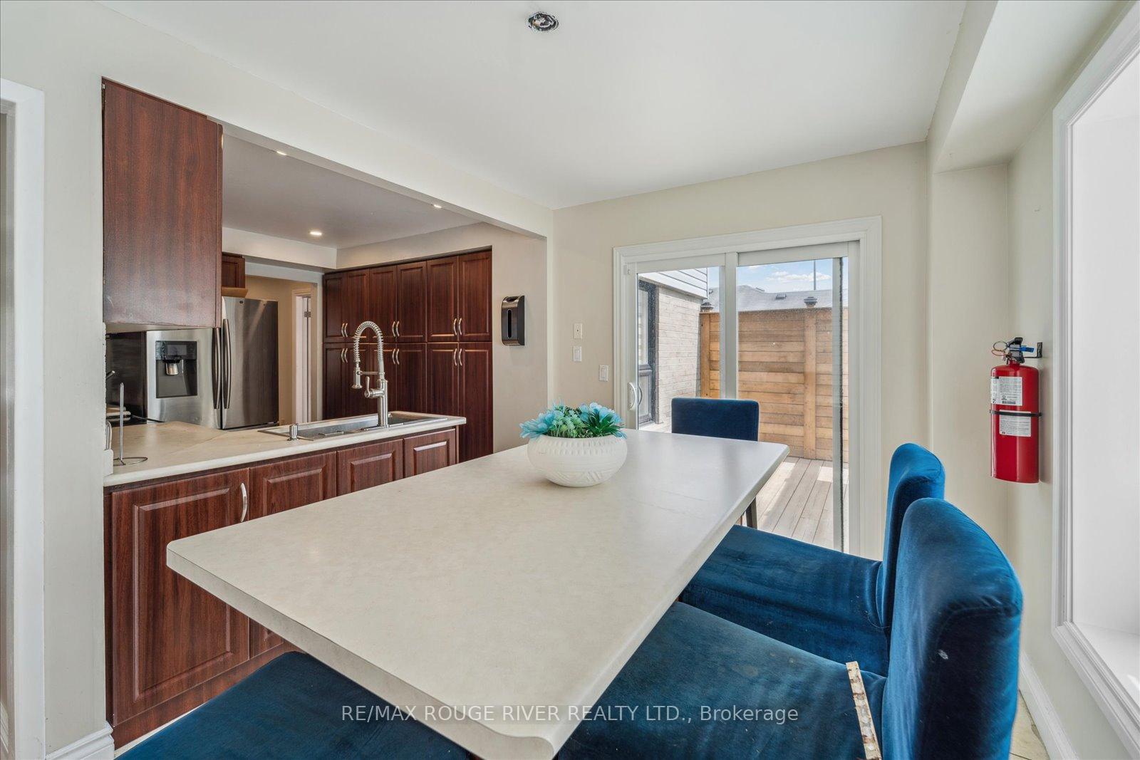 Photo 8 of 86 Knapton Avenue, Ajax, Central — HOMEH