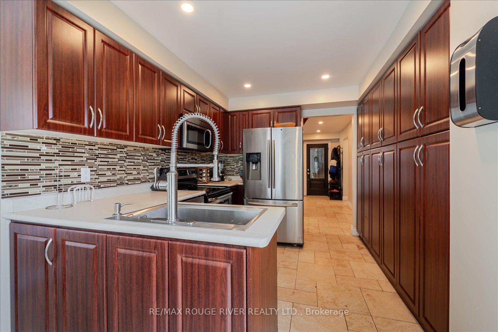 Photo 9 of 86 Knapton Avenue, Ajax, Central — HOMEH
