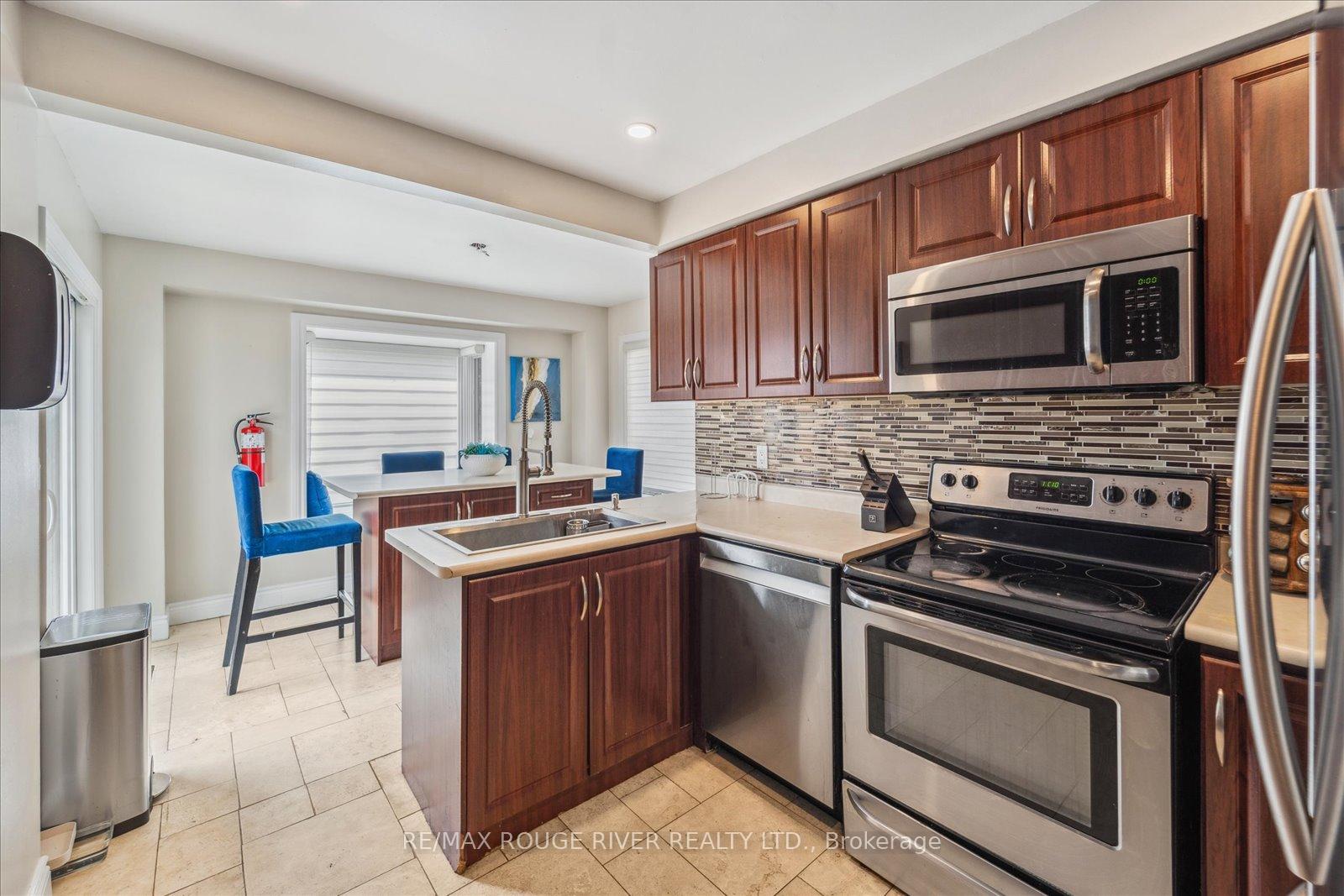 Photo 10 of 86 Knapton Avenue, Ajax, Central — HOMEH