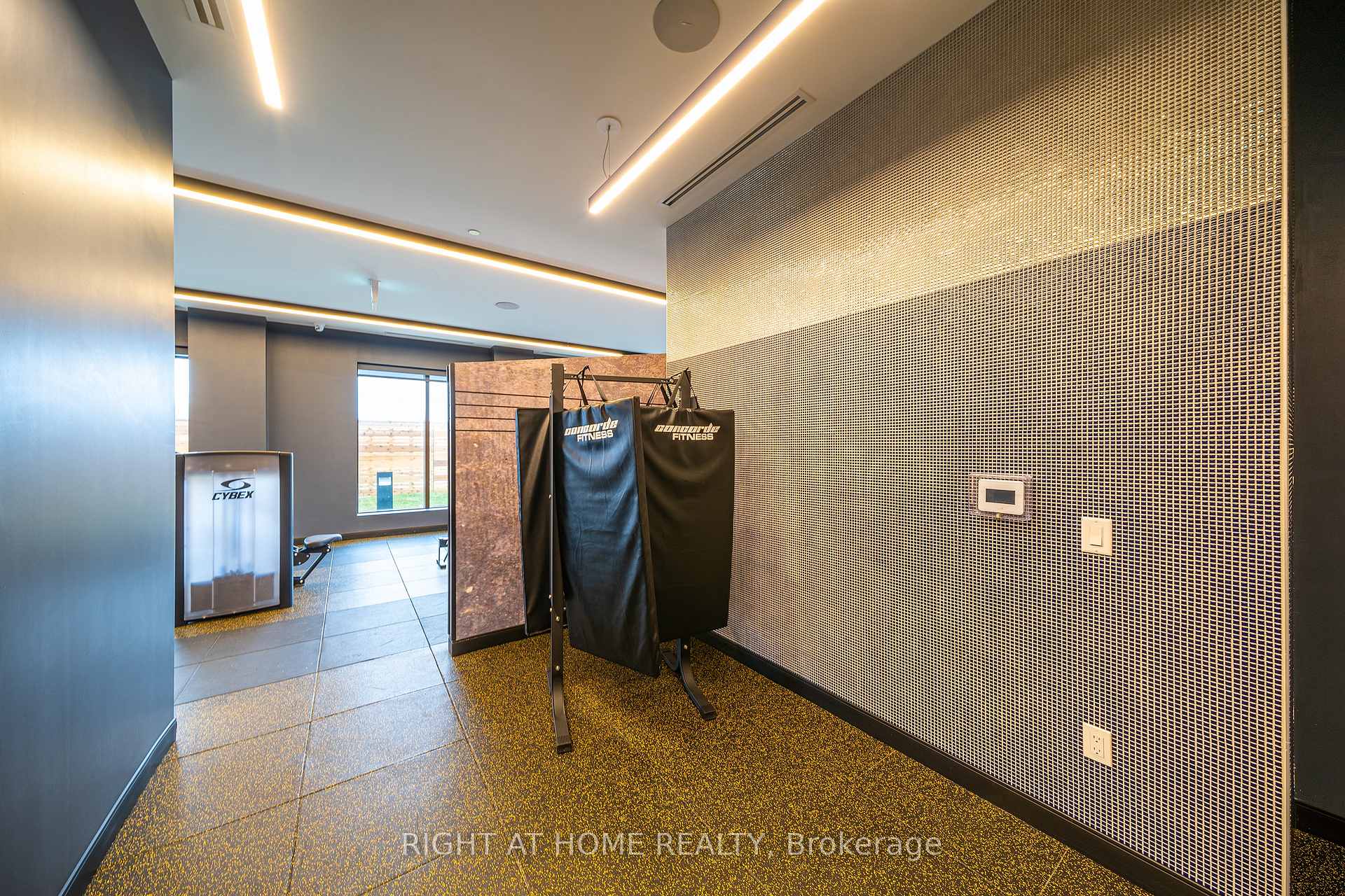 Photo 28 of Unit 2015, 2550 Simcoe Street N, Oshawa, Windfields — HOMEH