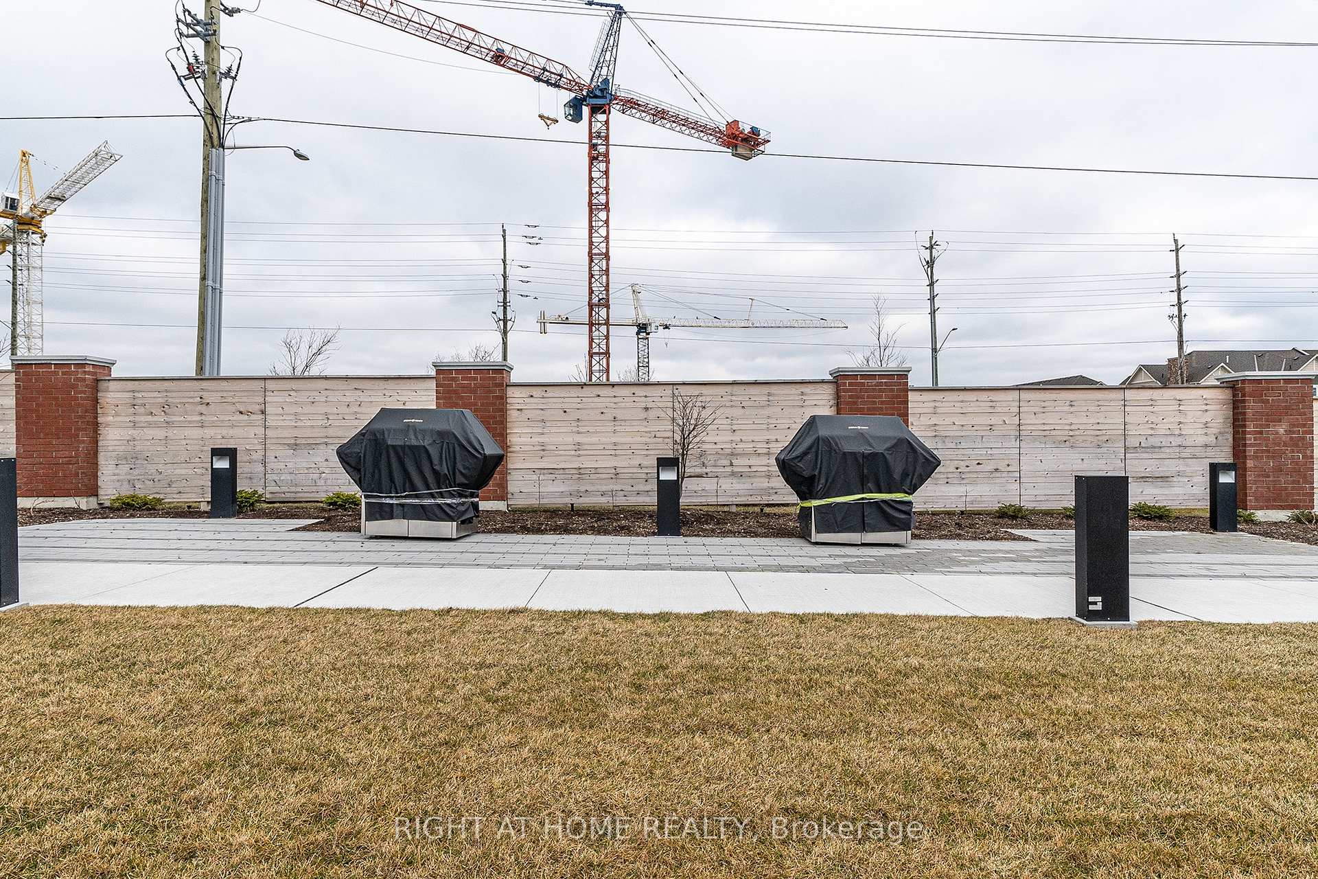 Photo 38 of Unit 2015, 2550 Simcoe Street N, Oshawa, Windfields — HOMEH