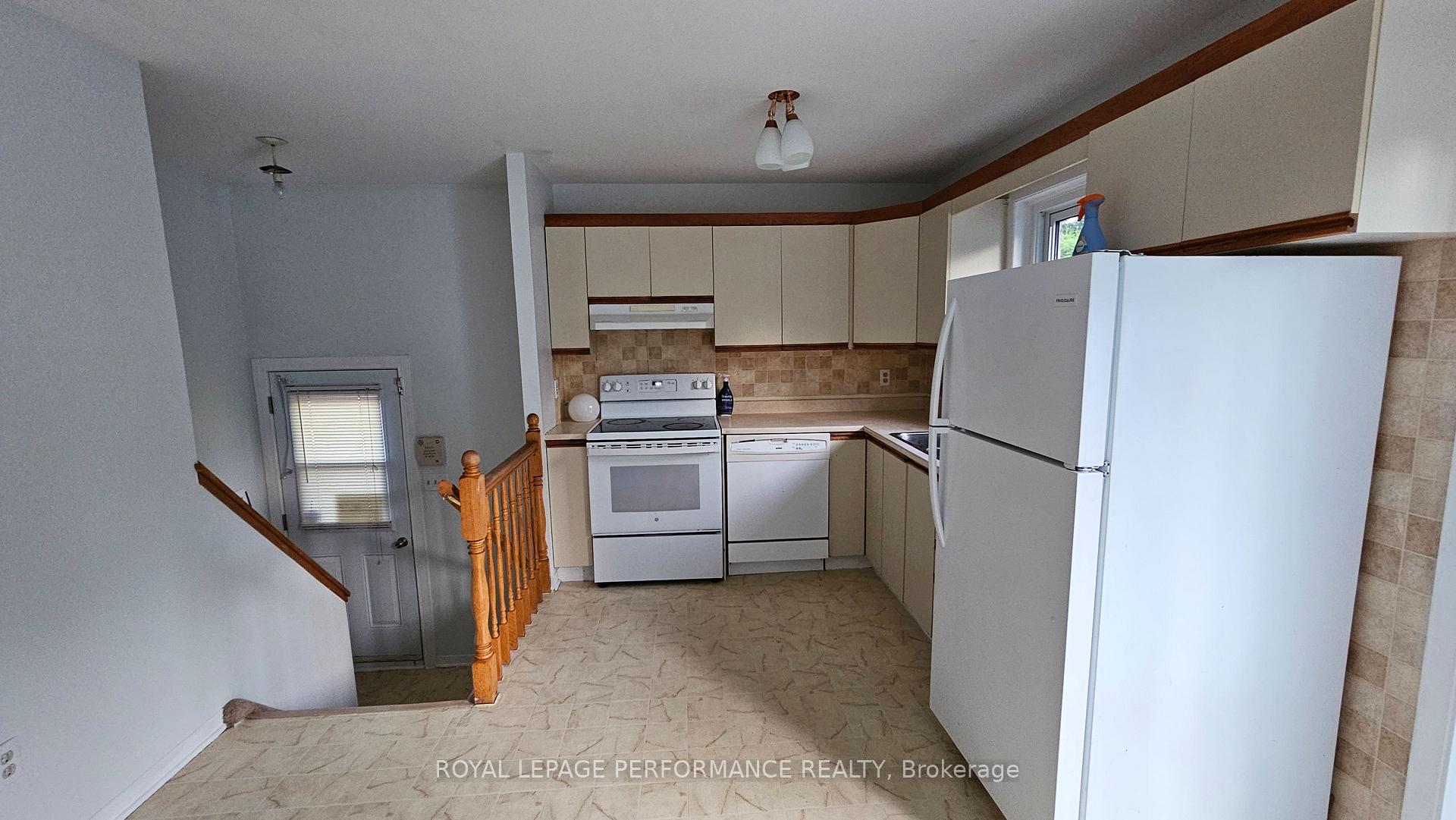 Photo 2 of 932 Laflin Avenue, Cornwall — HOMEH