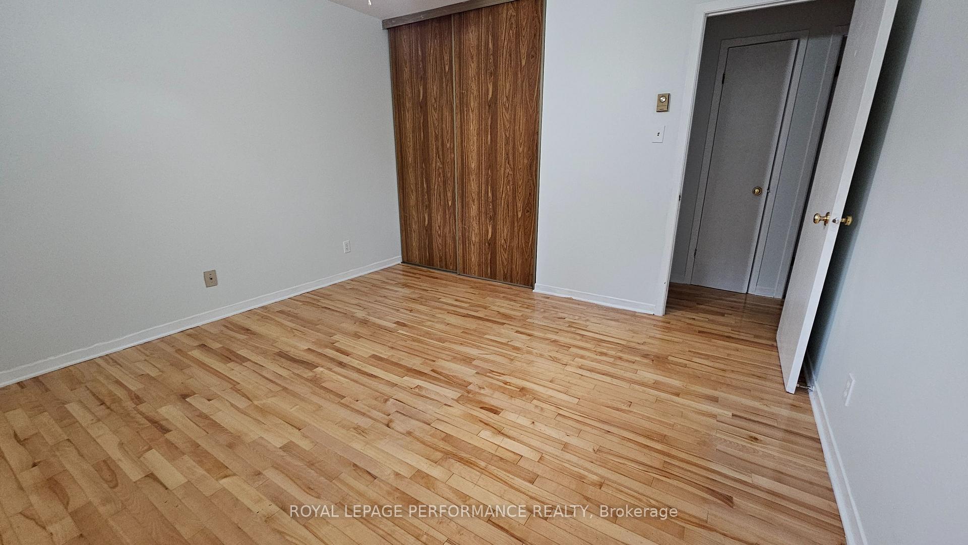 Photo 7 of 932 Laflin Avenue, Cornwall — HOMEH