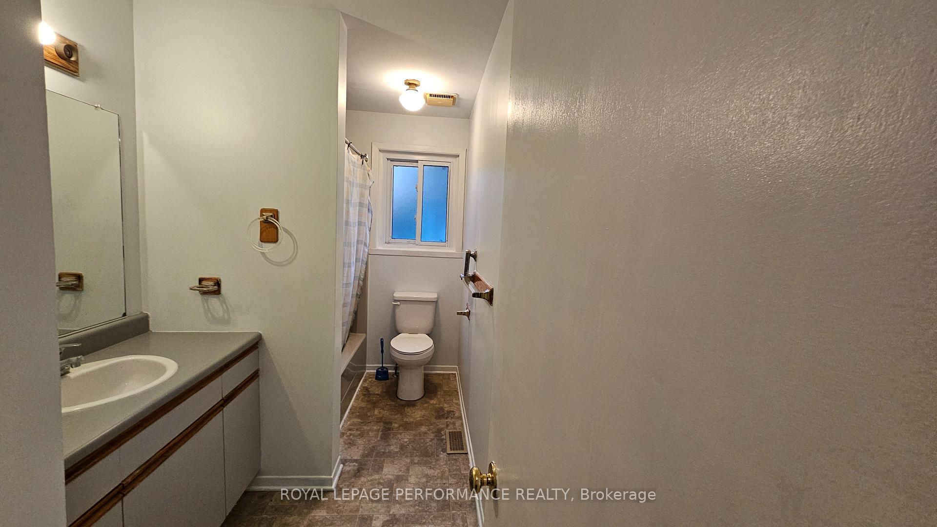 Photo 11 of 932 Laflin Avenue, Cornwall — HOMEH