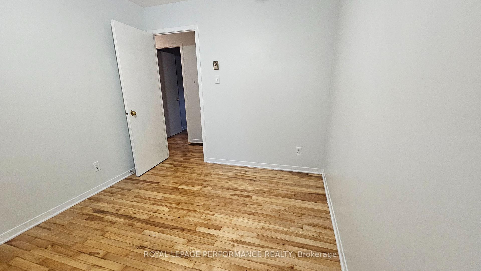Photo 21 of 932 Laflin Avenue, Cornwall — HOMEH