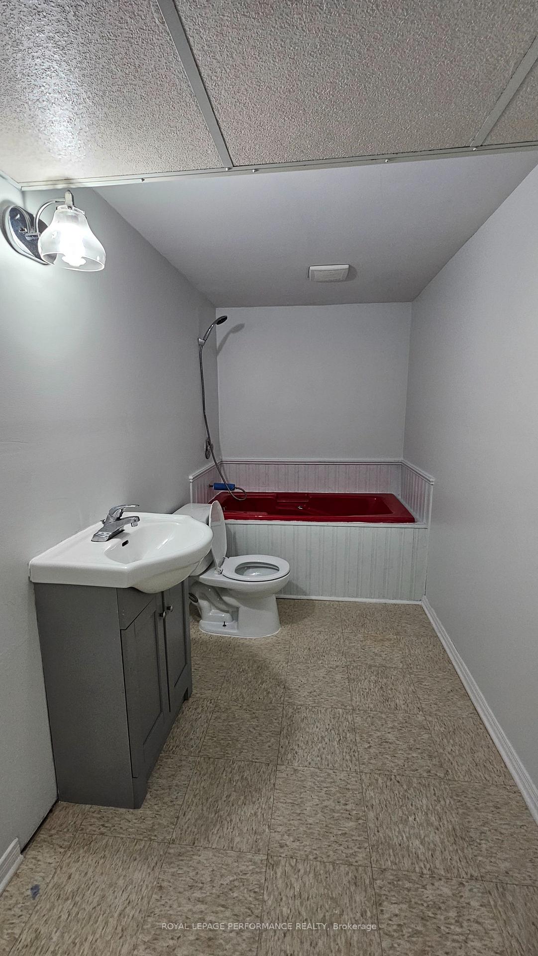 Photo 17 of 932 Laflin Avenue, Cornwall — HOMEH