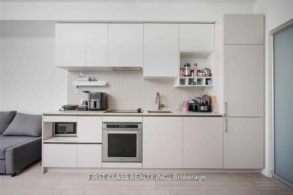 Photo 3 of Unit 3703, 950 Portage Parkway, Vaughan, Concord — HOMEH