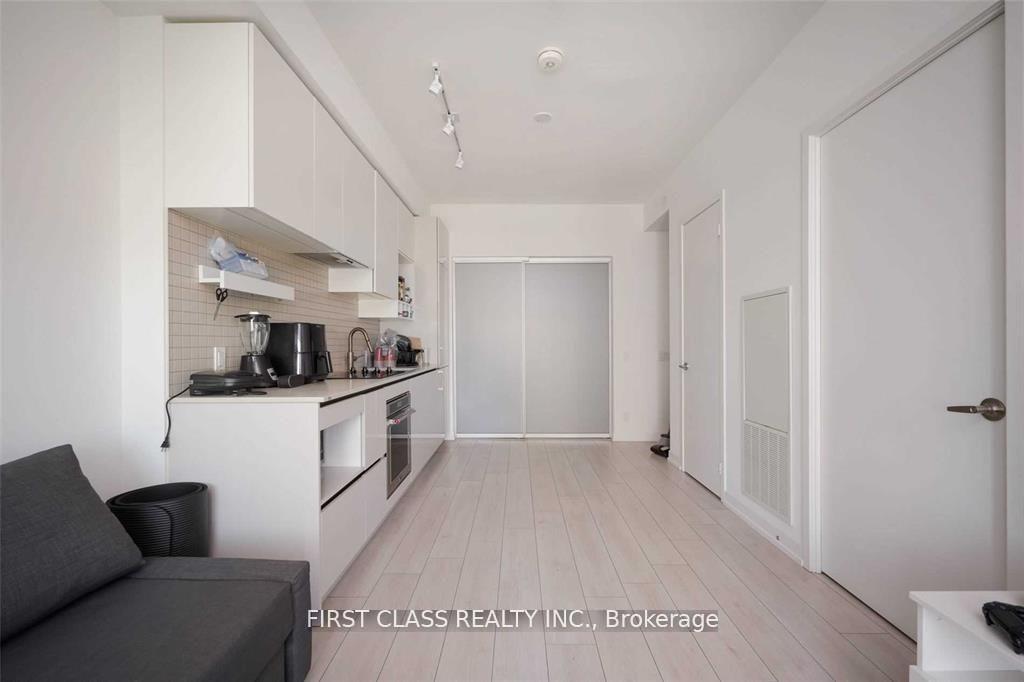 Photo 4 of Unit 3703, 950 Portage Parkway, Vaughan, Concord — HOMEH